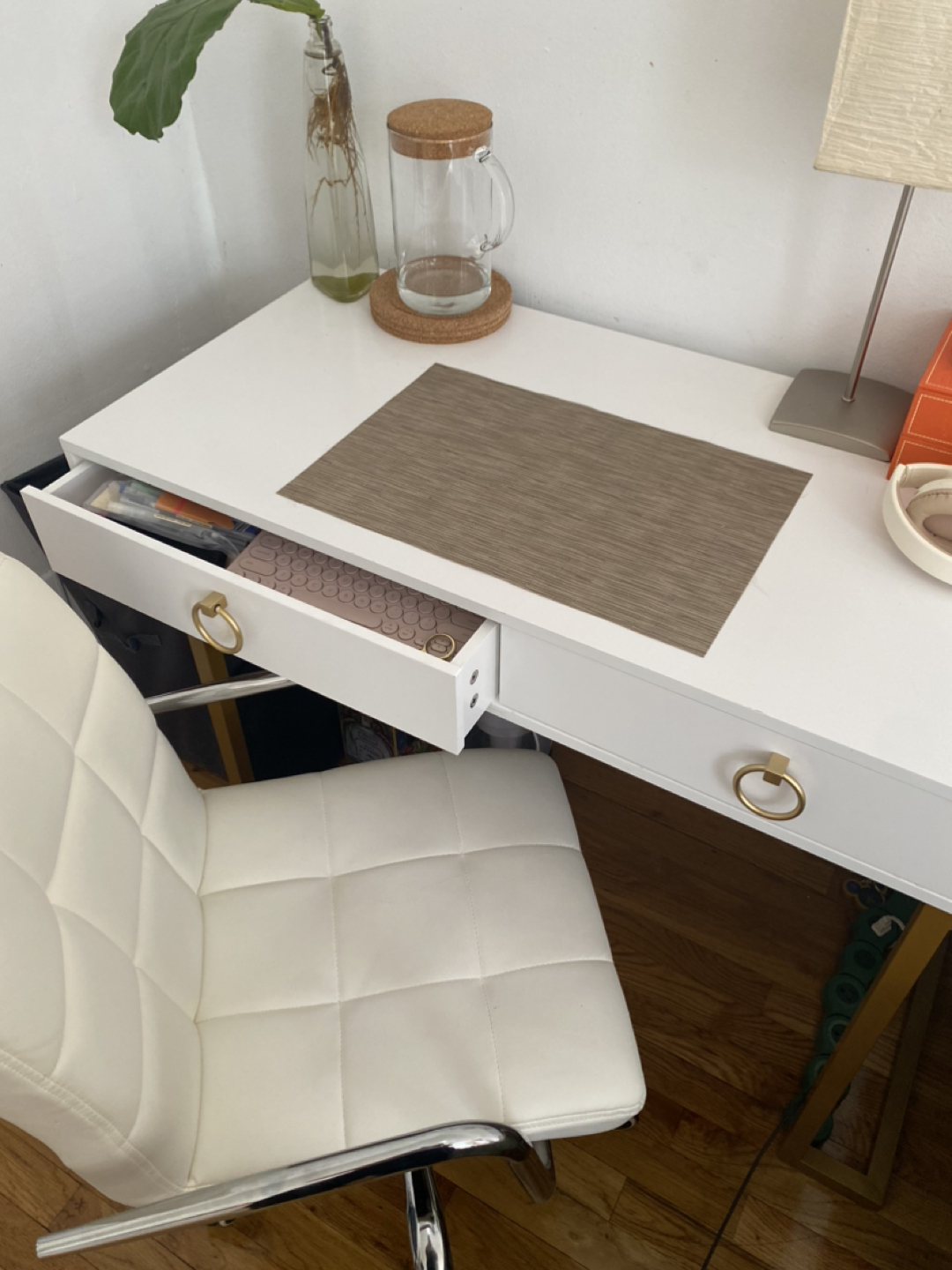White Office Desk & Chair Set - photo 3