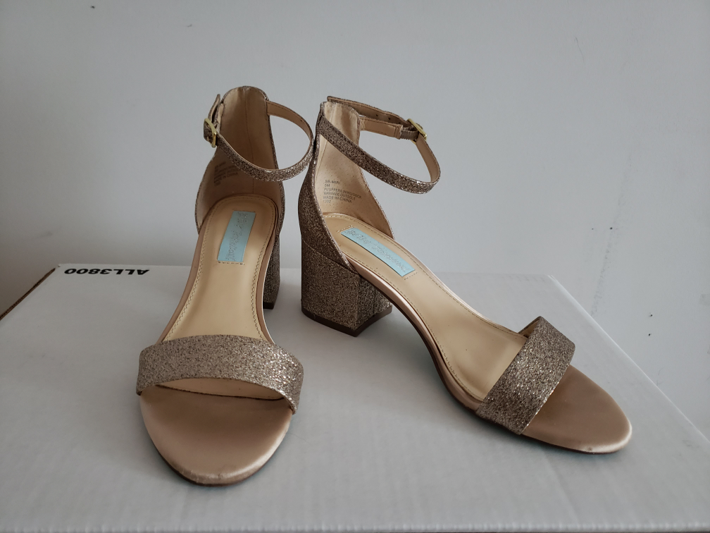 BETSEY JOHNSON "Miri" Sandals, size 5 thumbnail