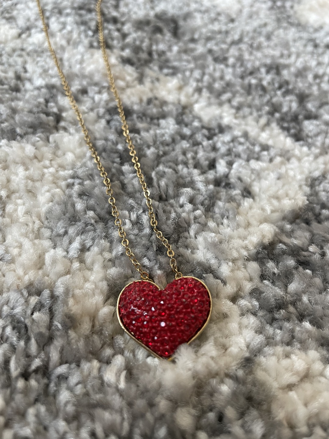Heart shaped pendant and necklace