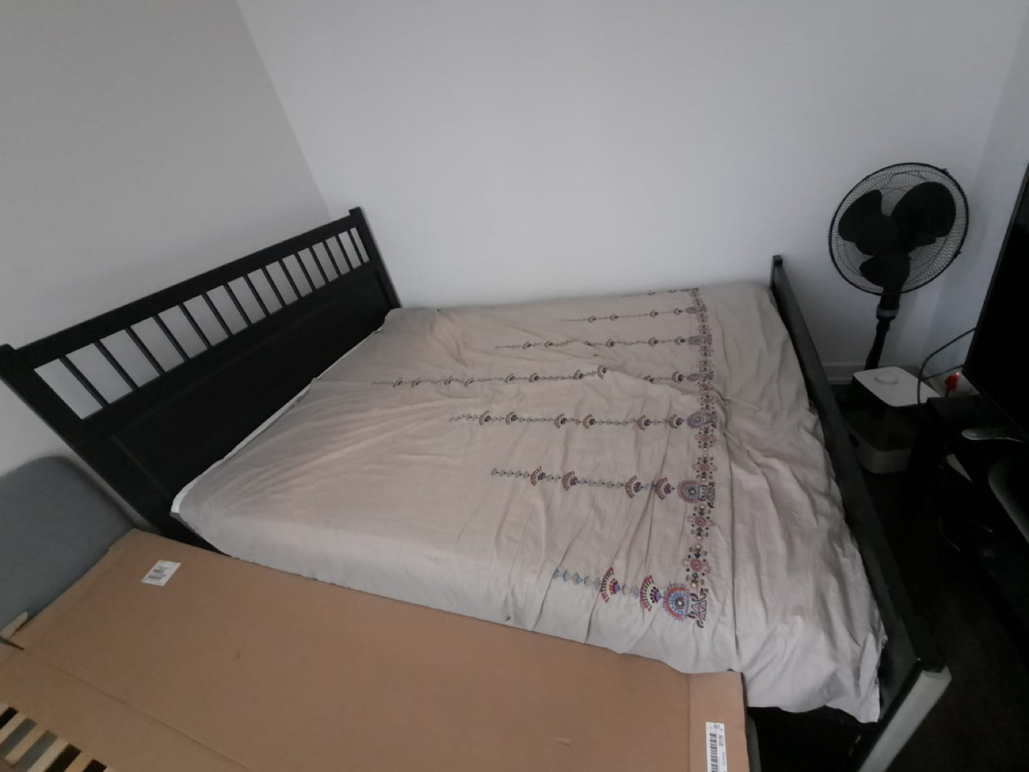 Queen Bed
