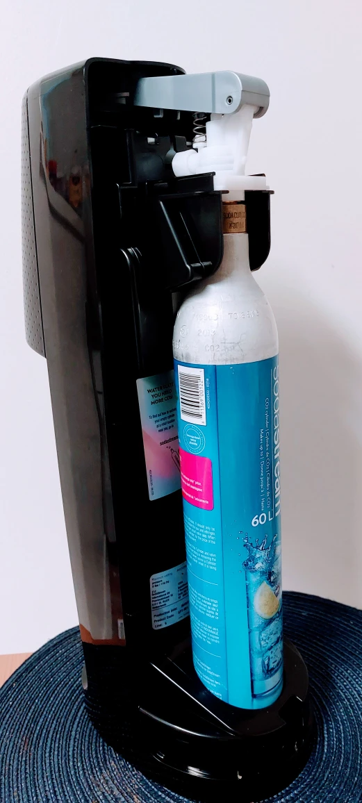 SODASTREAM FIZZI Sparkling Water Maker - photo 2