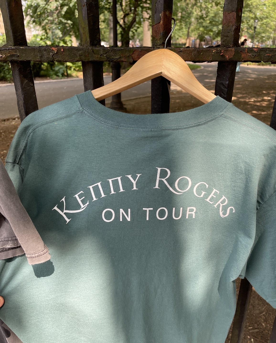 Vintage Kenny Rogers tour shirt - photo 3