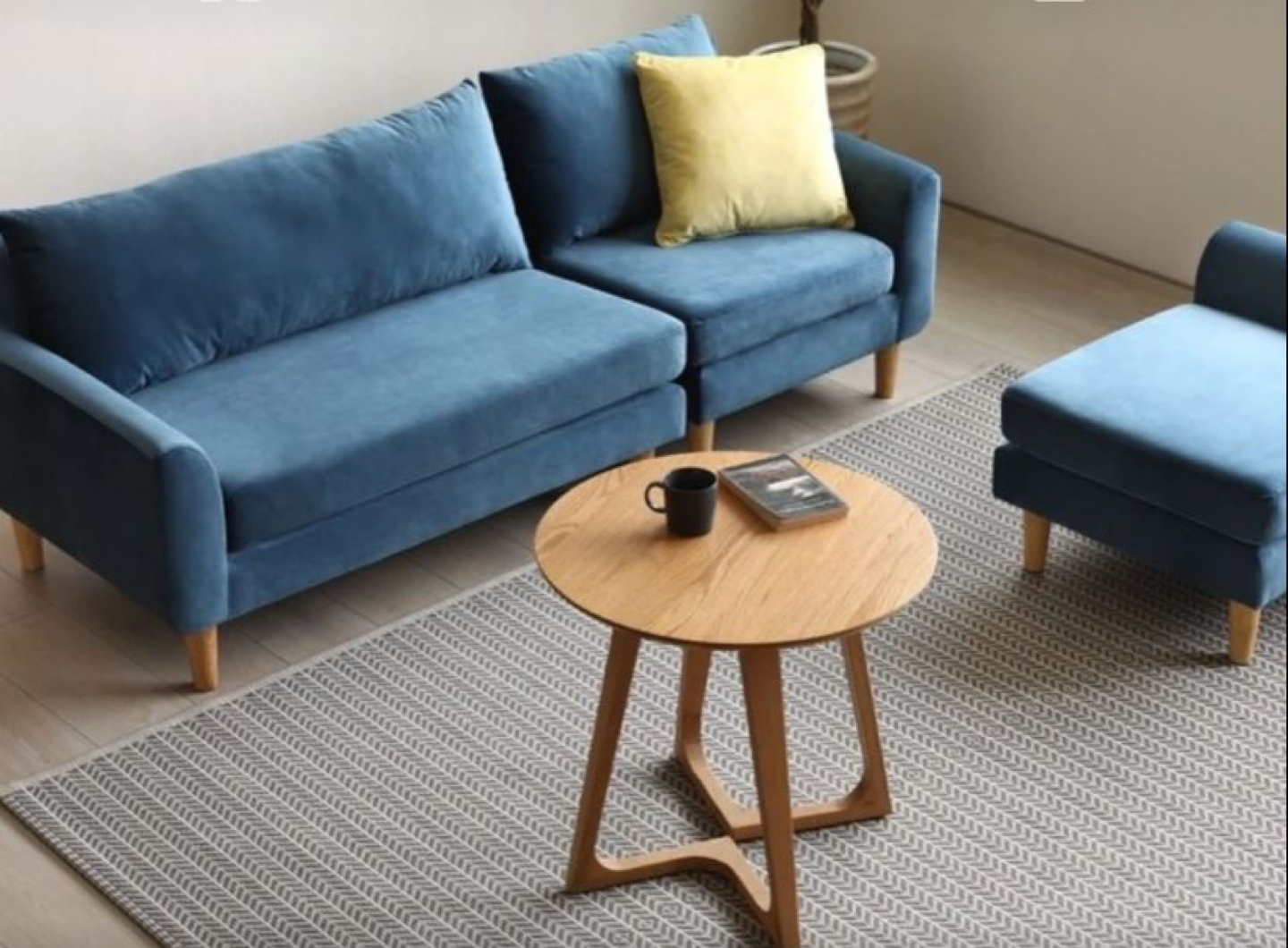 Sectional Couch - photo 2