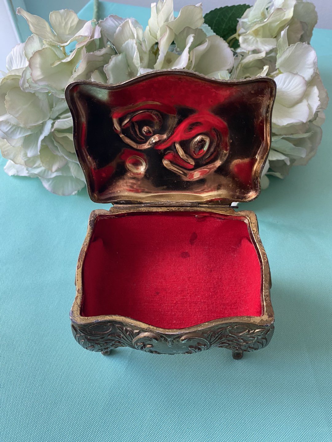 Small vintage Japanese jewelry box, beautifully made! image indicator(2)