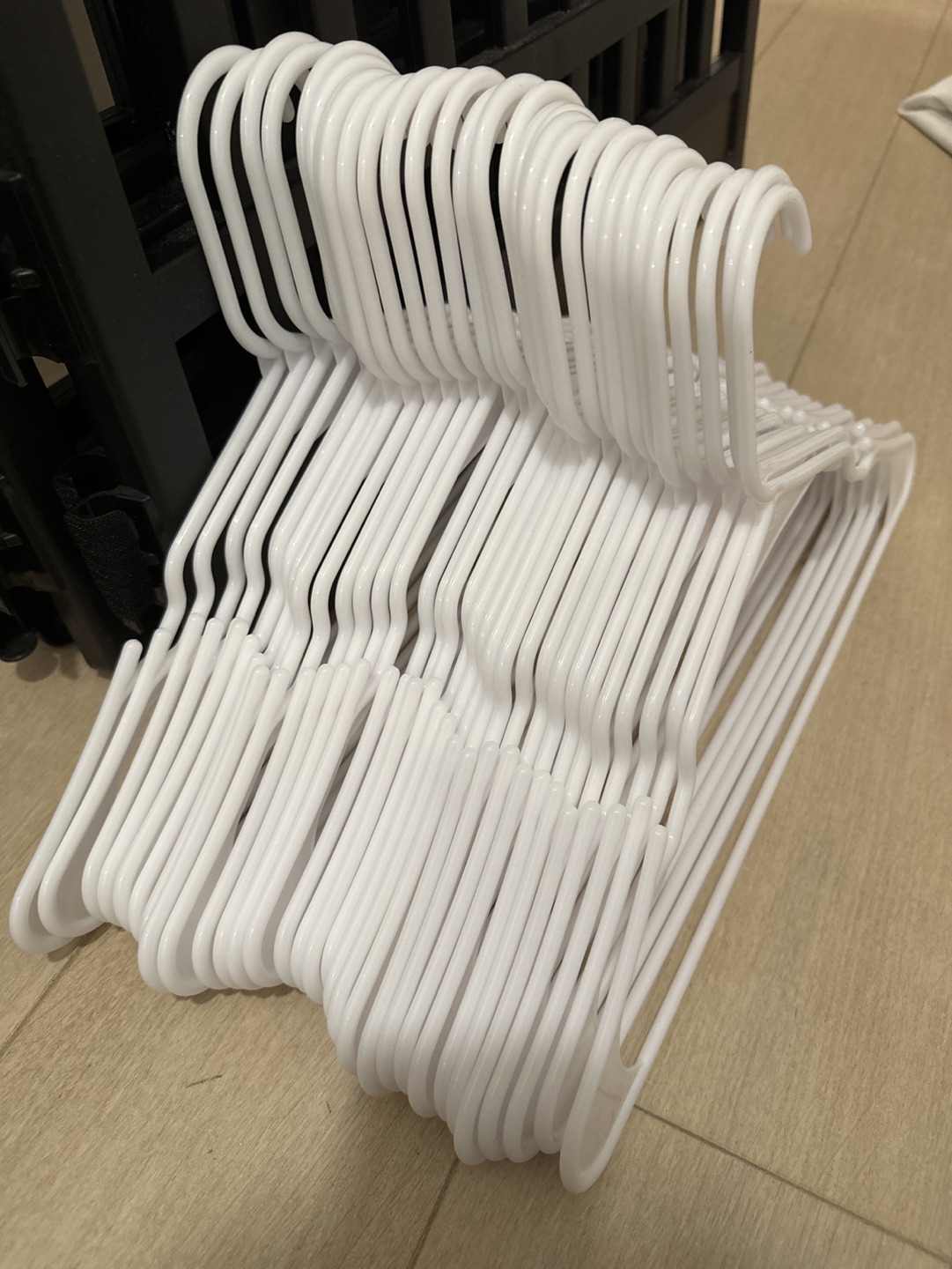 30 Hangers