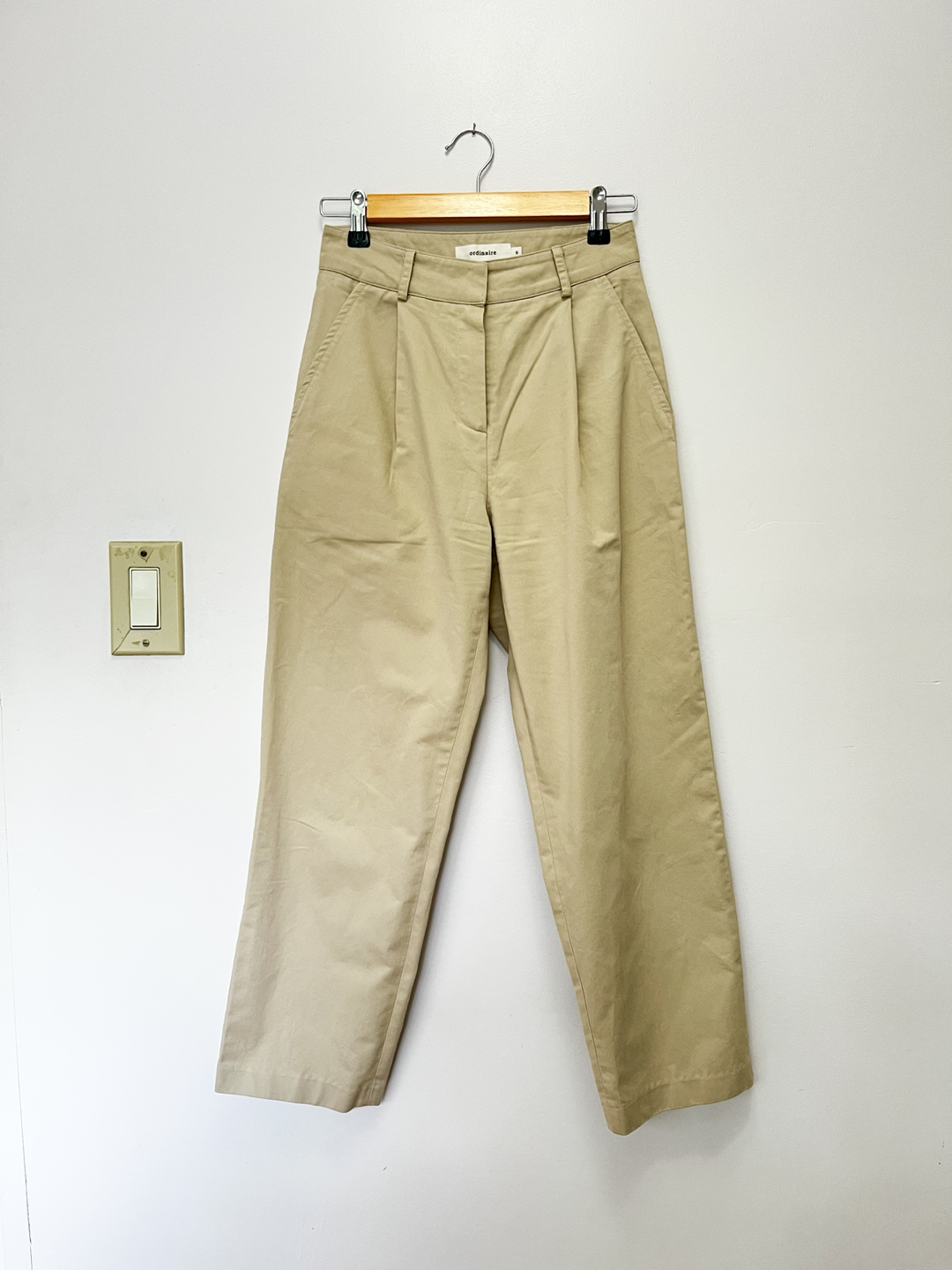 Beige chino pants thumbnail