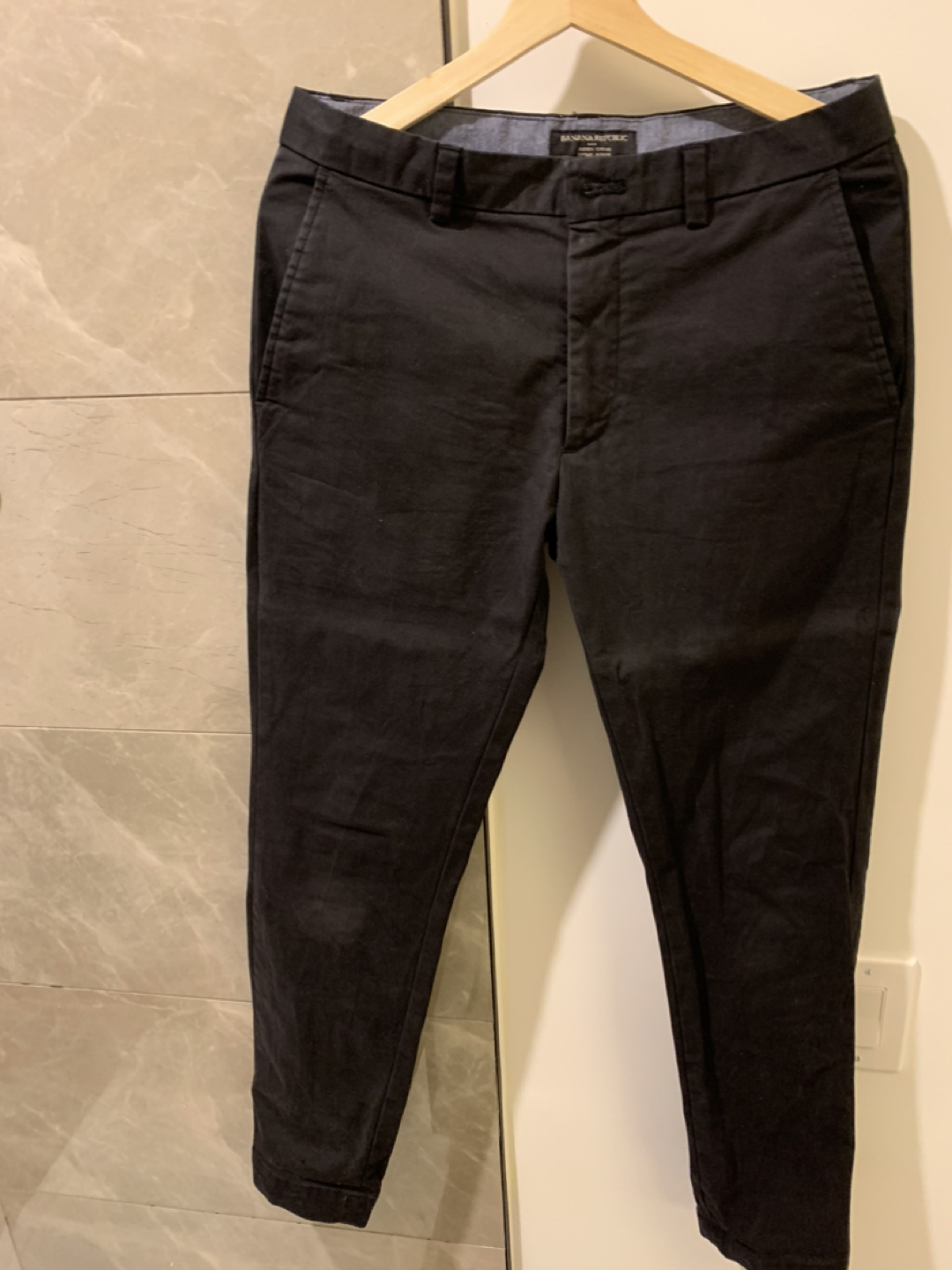 Banana Republic Men’s Stretch Chinos 💰