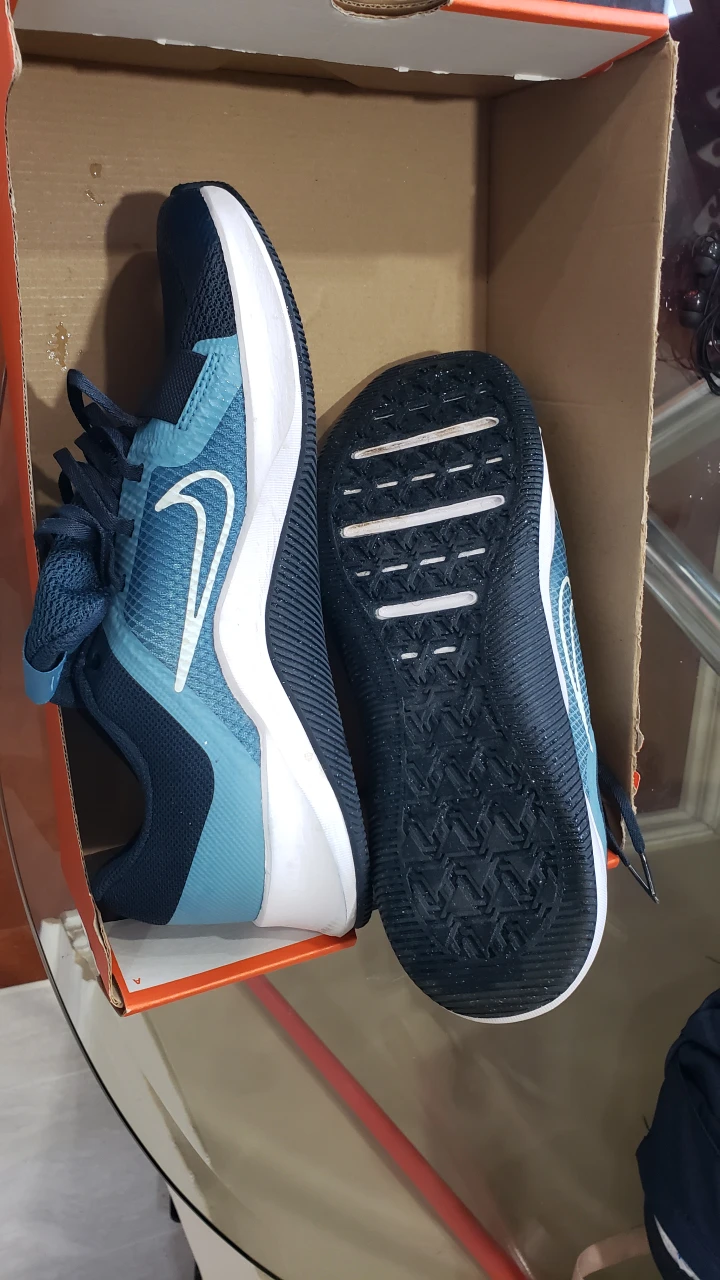 mens shoes size 8.5 athletic Nike