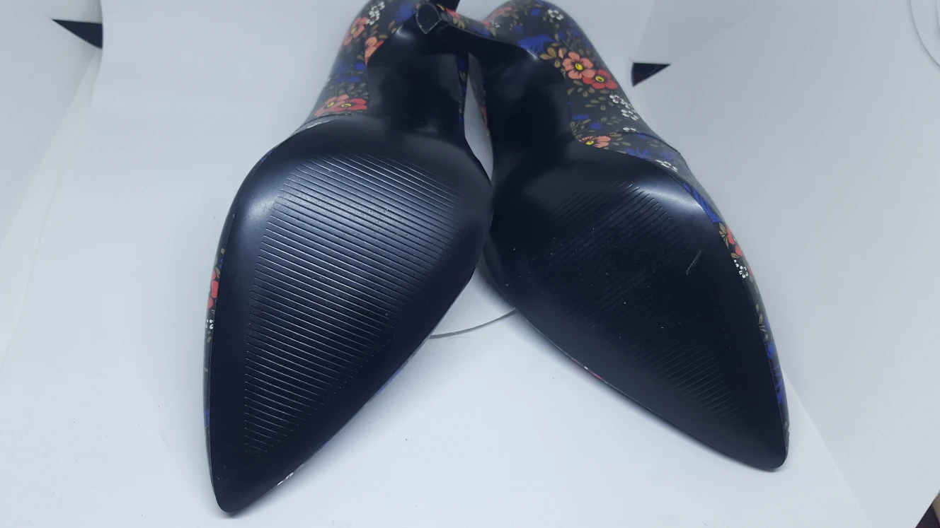 Like New Nine West Floral Pumps For Sale image indicator(4)