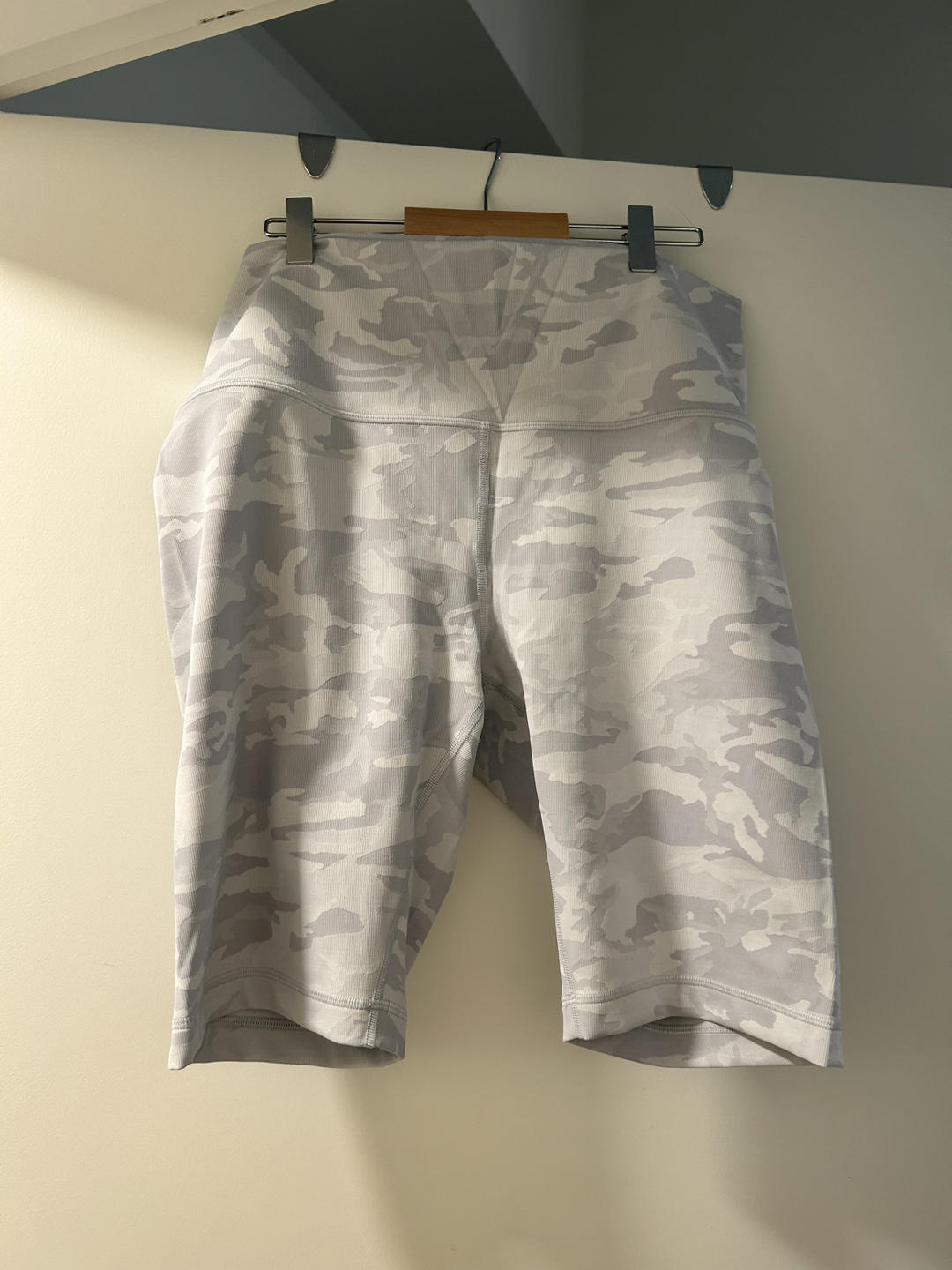 lululemon Wunder Under Short 10" size 14