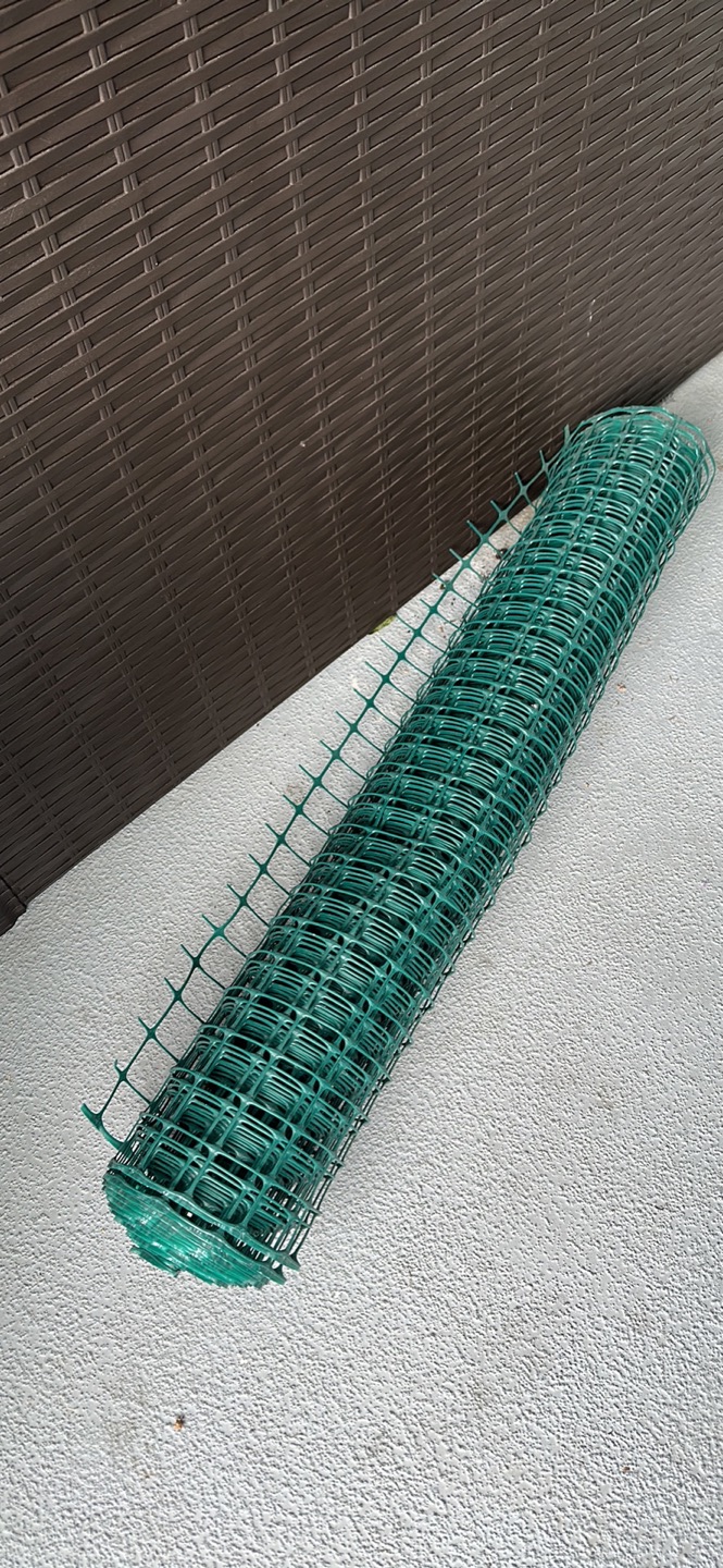 plastic chicken wire fence