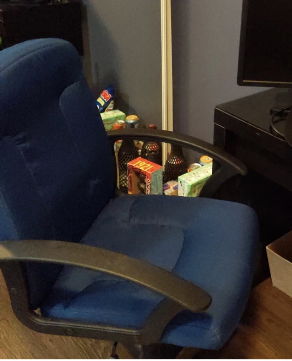 Office Chair (on wheels)