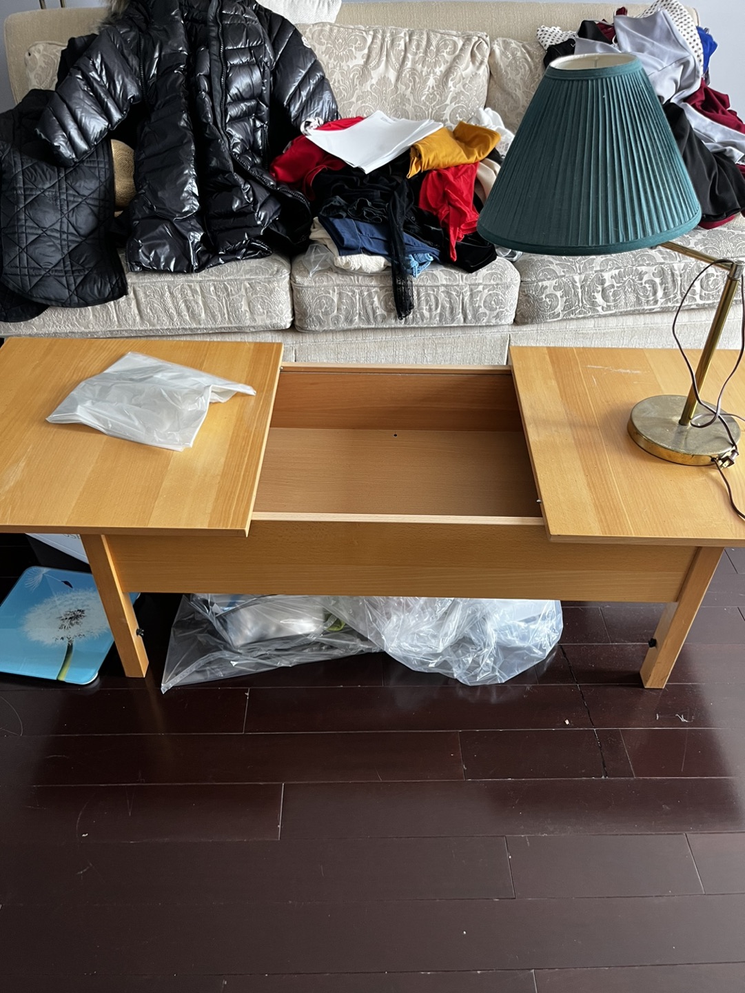Moving out sale - coffee table in living room