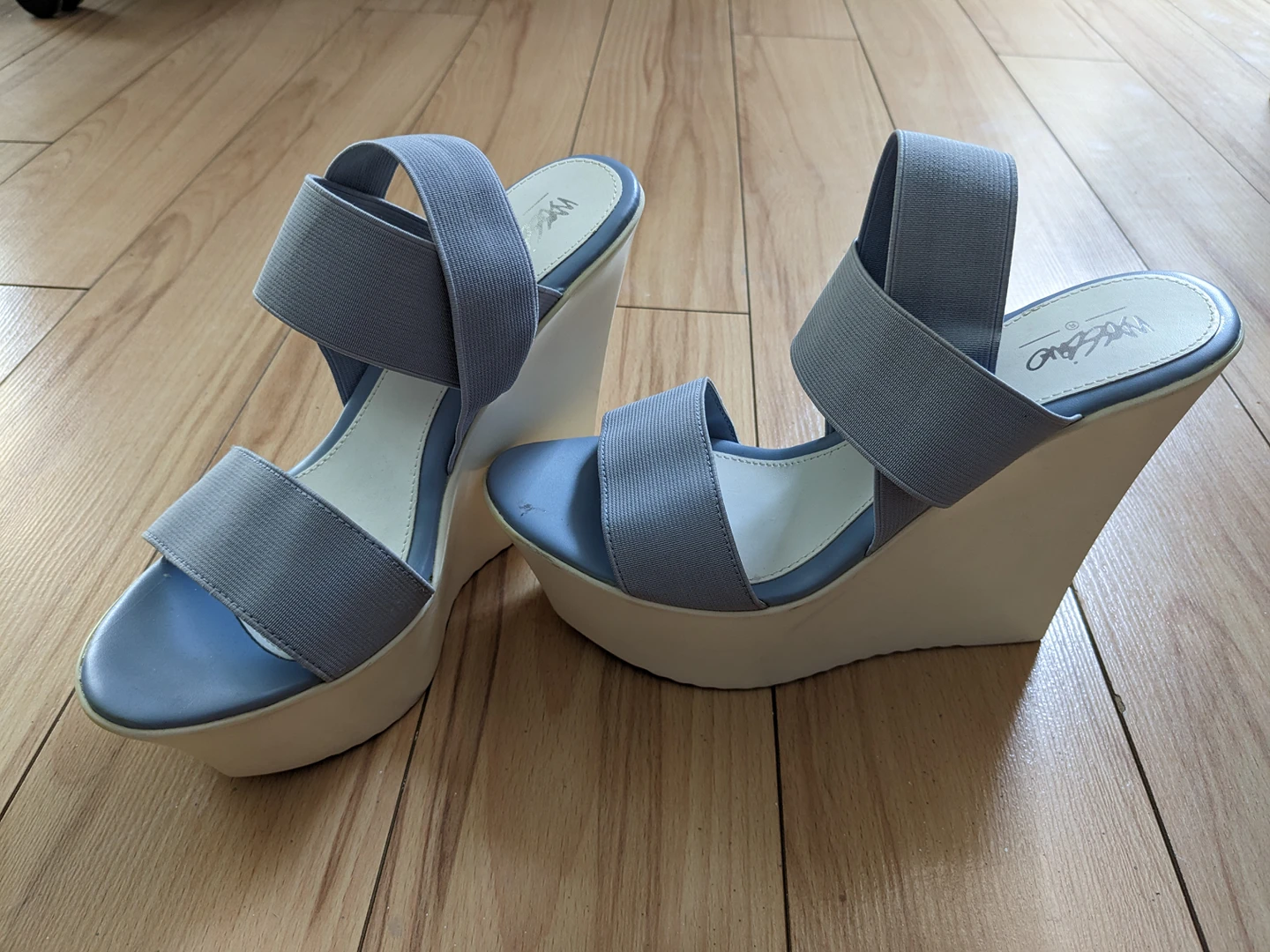 Women's Wedge Shoes thumbnail