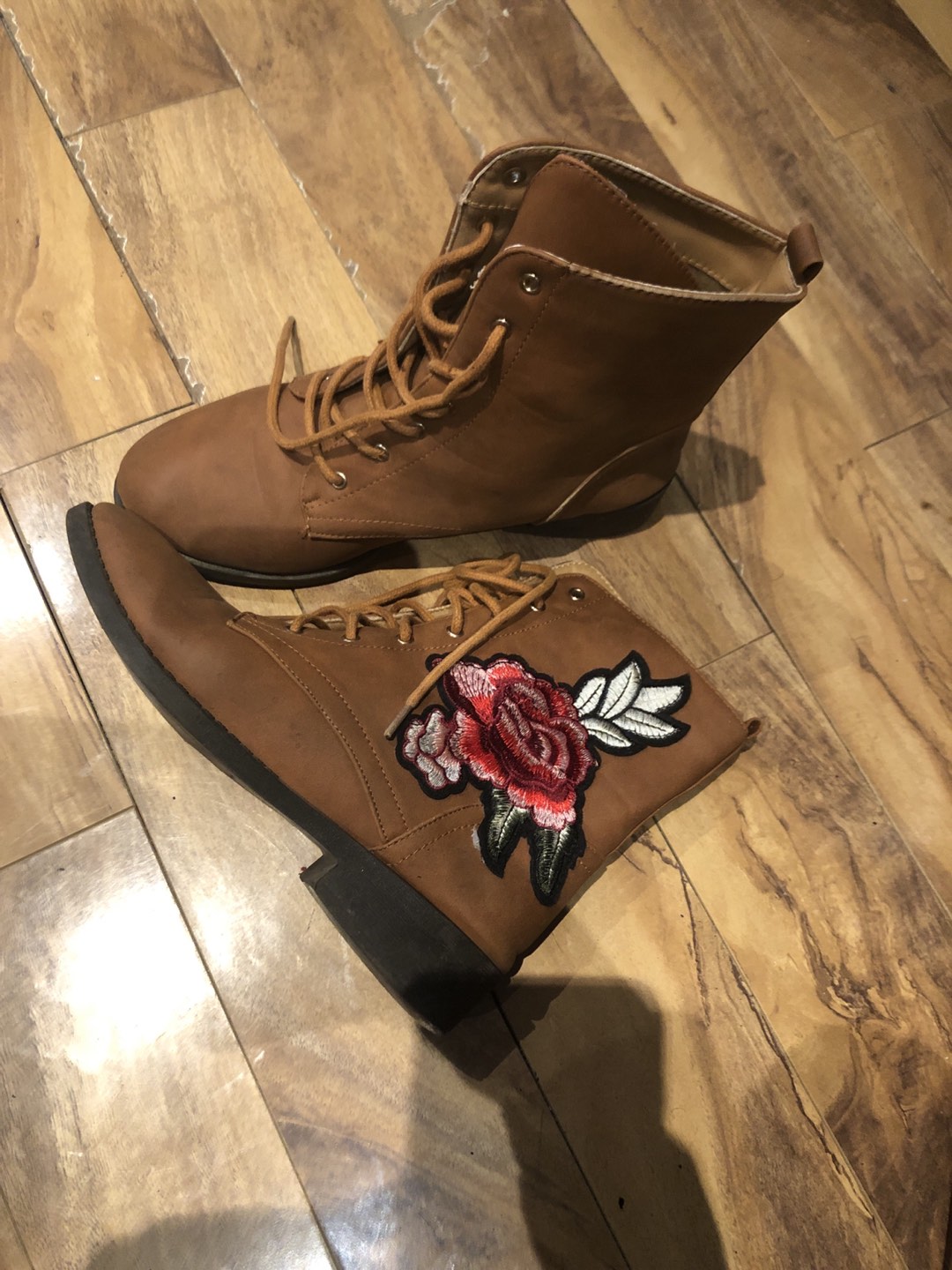 women boots thumbnail