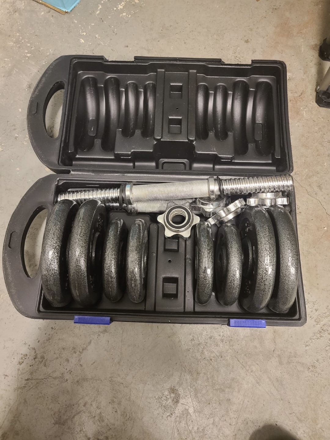 Moving out sale: Dumbbell Weight Set - 40 lbs