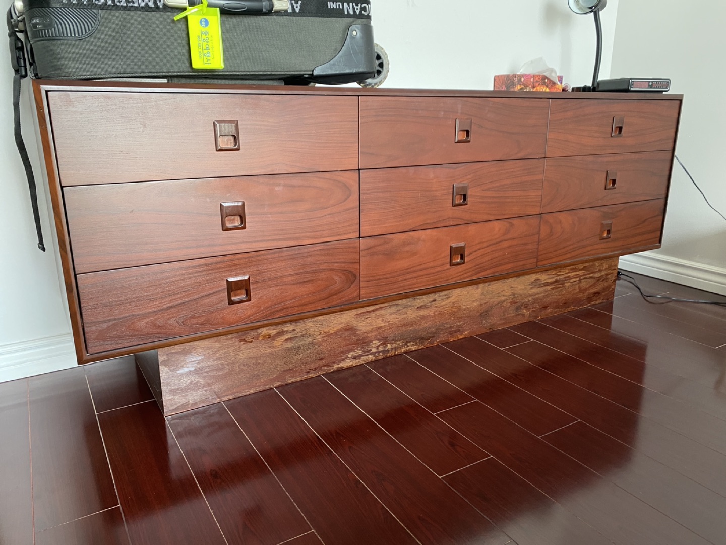 Dresser thumbnail