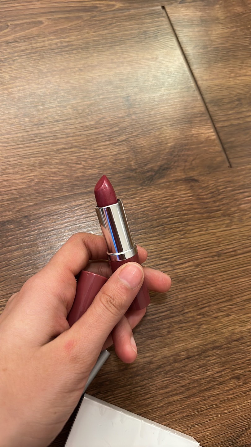 Clinique bundle makeup worth 85$ image indicator(3)