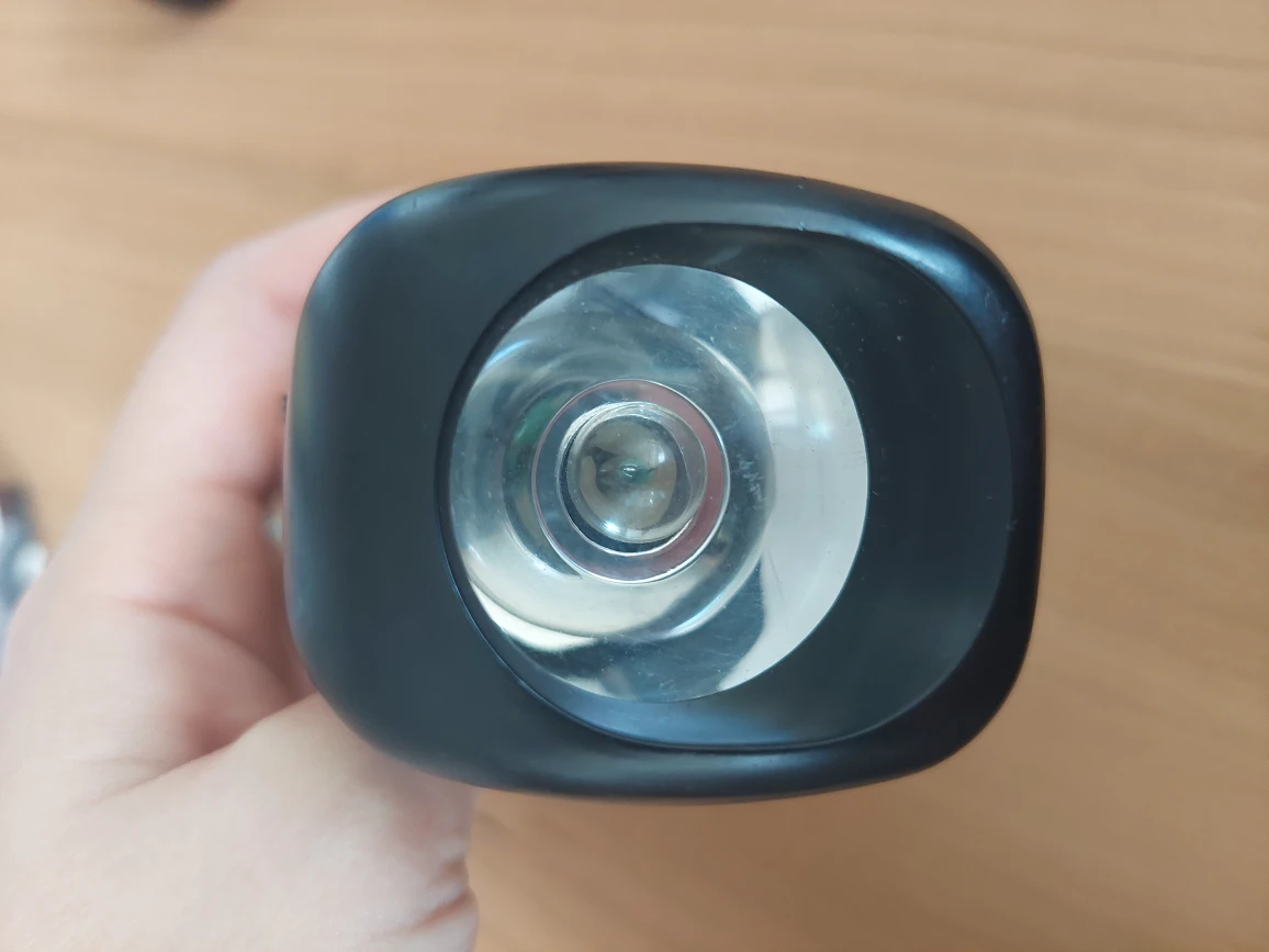 Camping essential flashlight with radio and siren - photo 4
