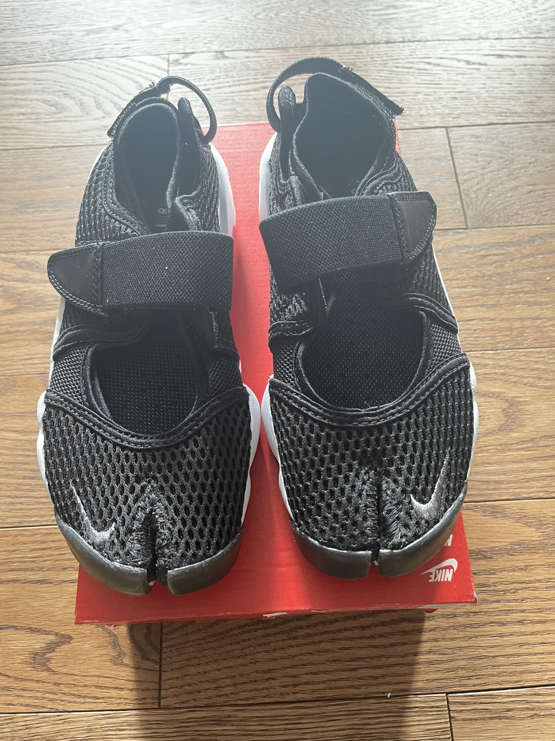 Women’s Nike Air Rift Sz6