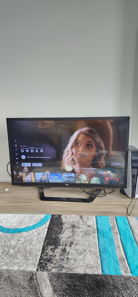 LG Smart TV 43 inches