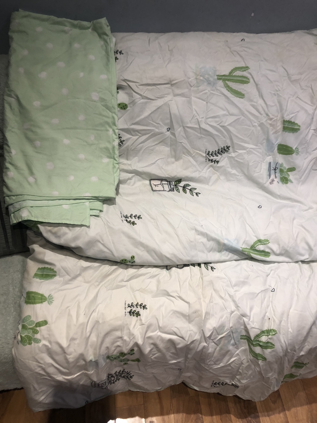 duvet and duvet cover thumbnail