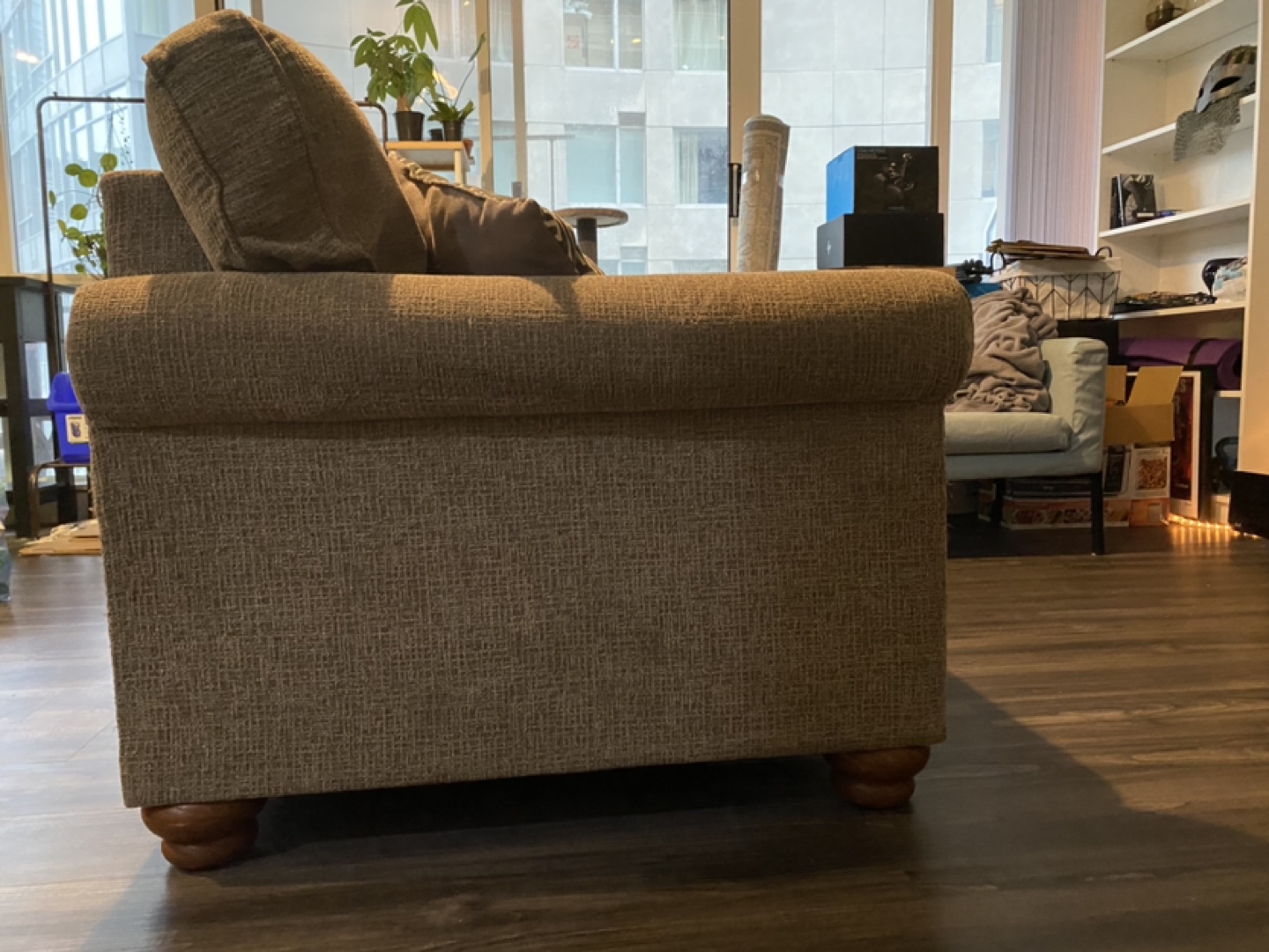 Love seat / couch - photo 3