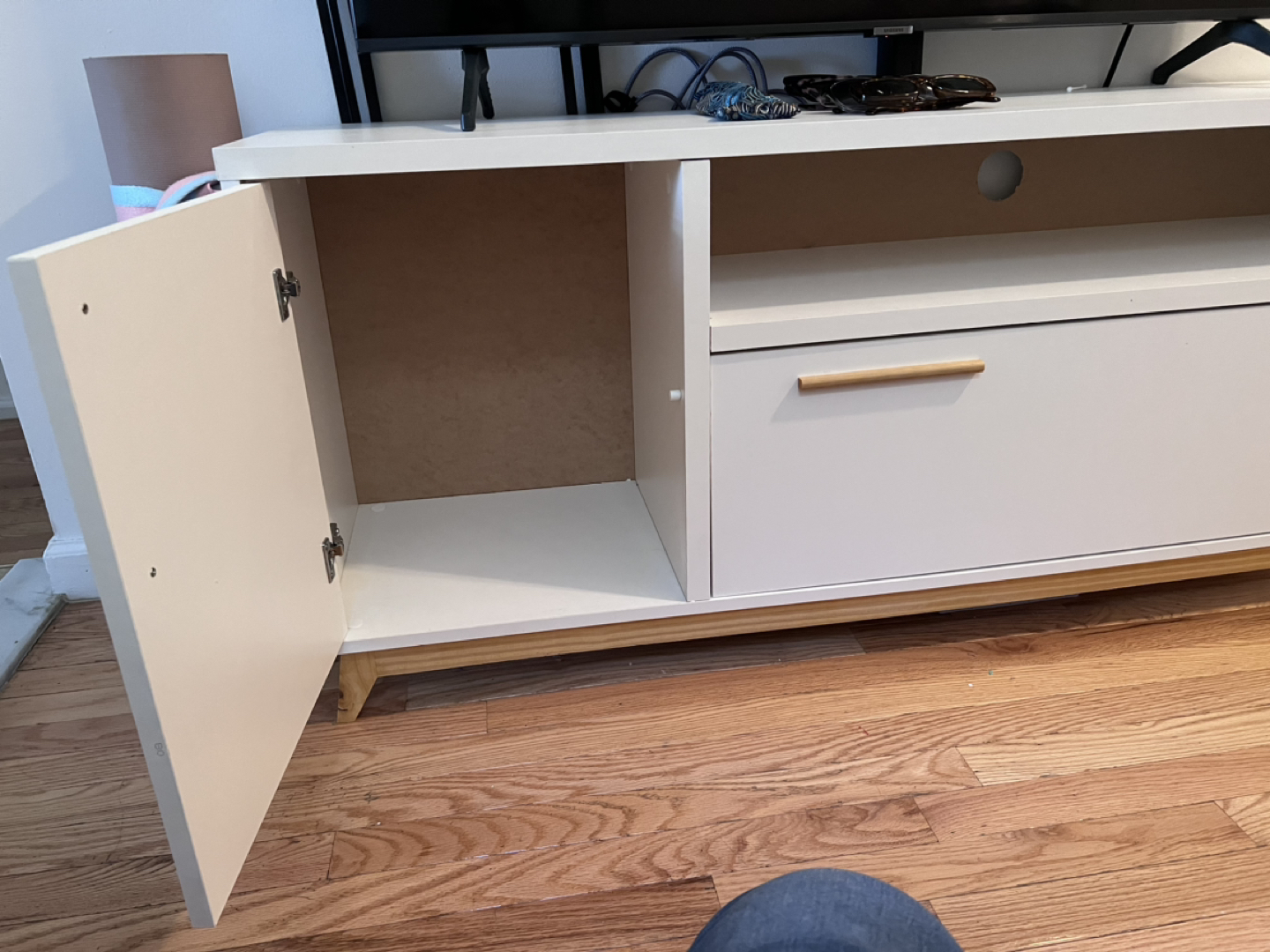 Entertainment center/Cradenza - photo 2