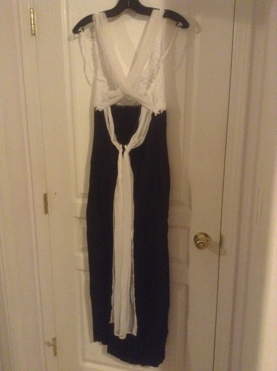 Vittoria Virini White and black sleeveless dress image indicator(3)