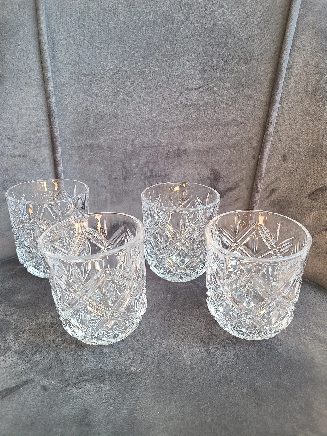 Short glasses, set of 4 thumbnail