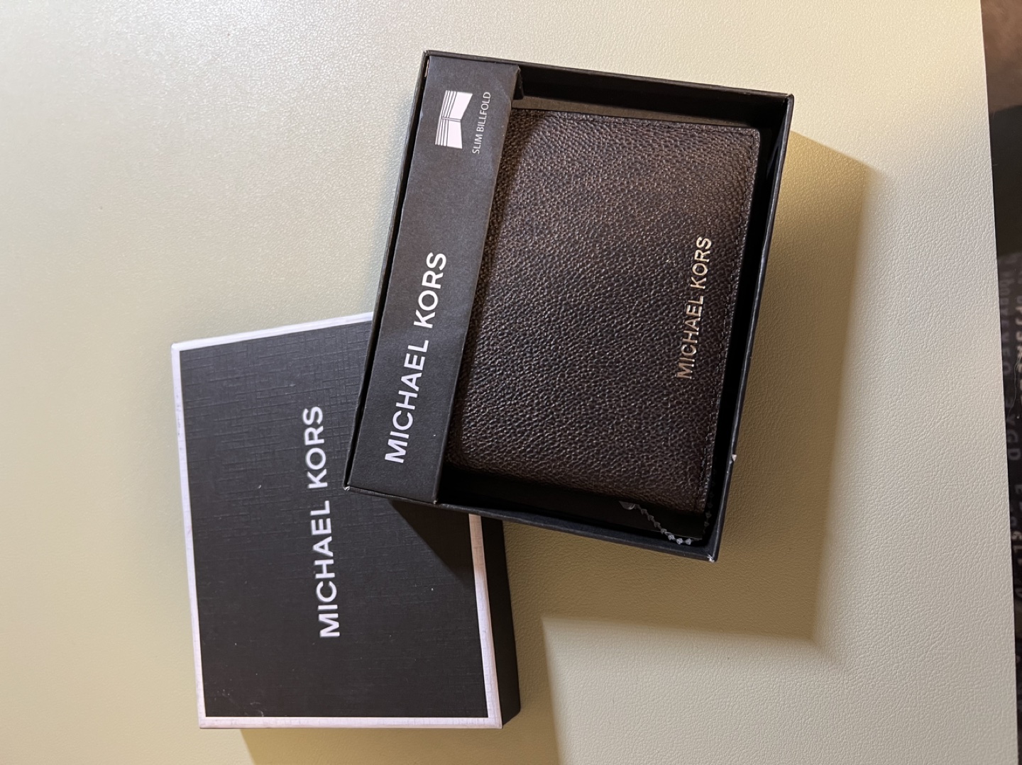 BRAND NEW Men’s Jet Set Bifold Wallet - photo 2