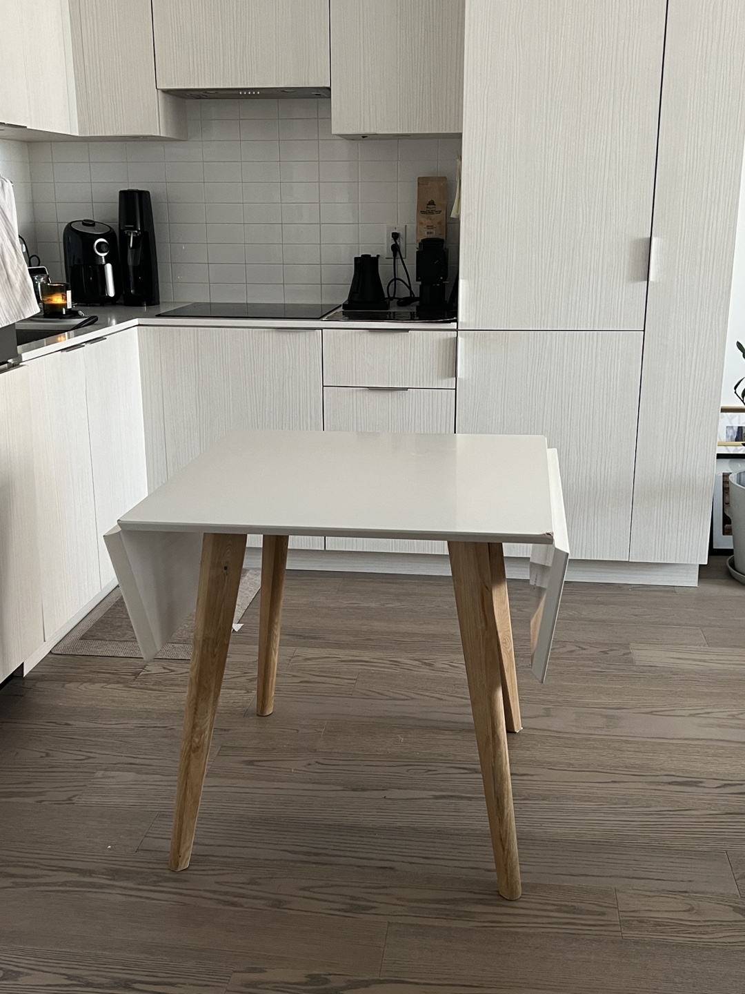 Extendable Dining Table thumbnail
