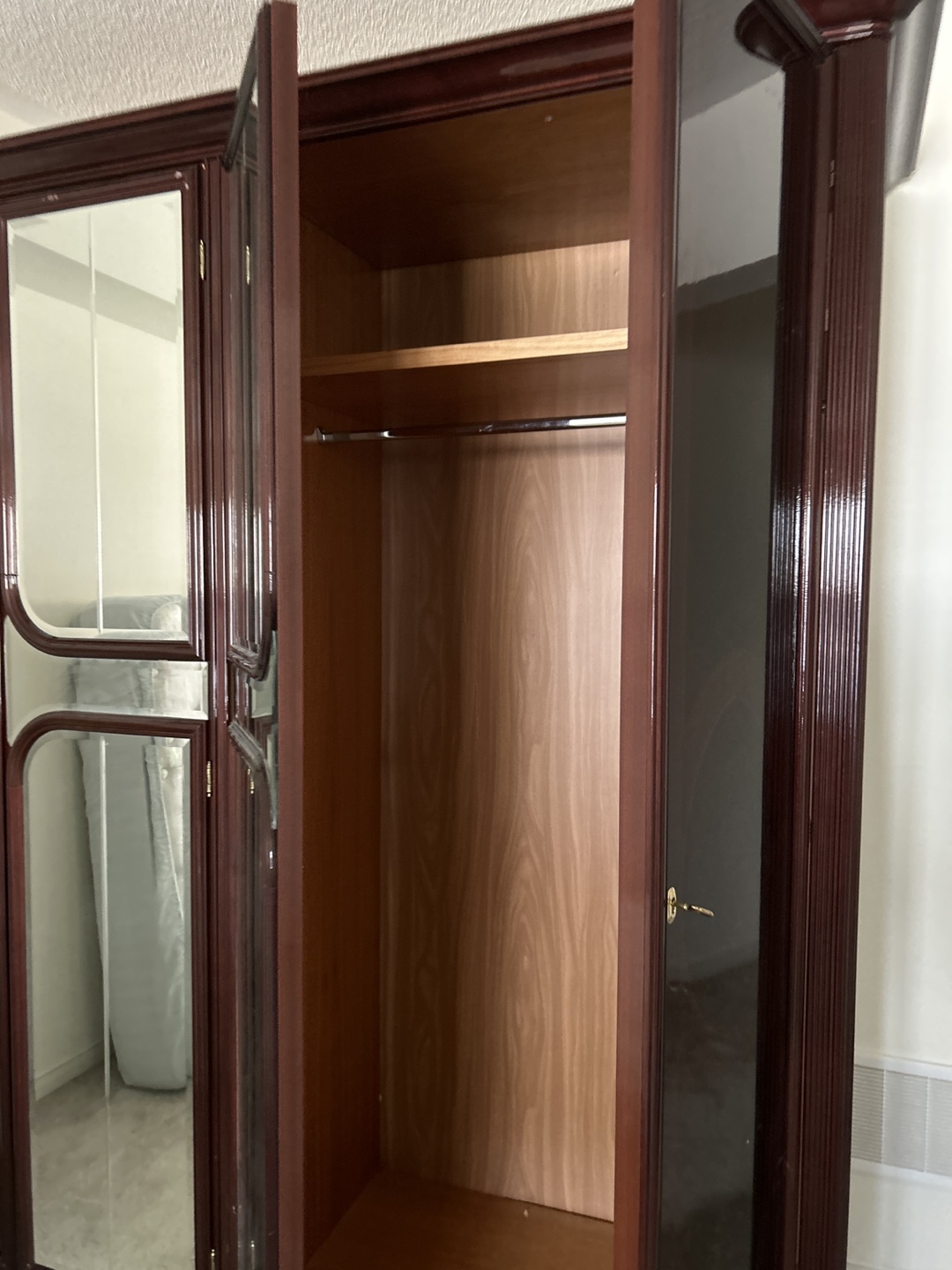 ⬆️ large wood wardrobe with mirror - photo 2