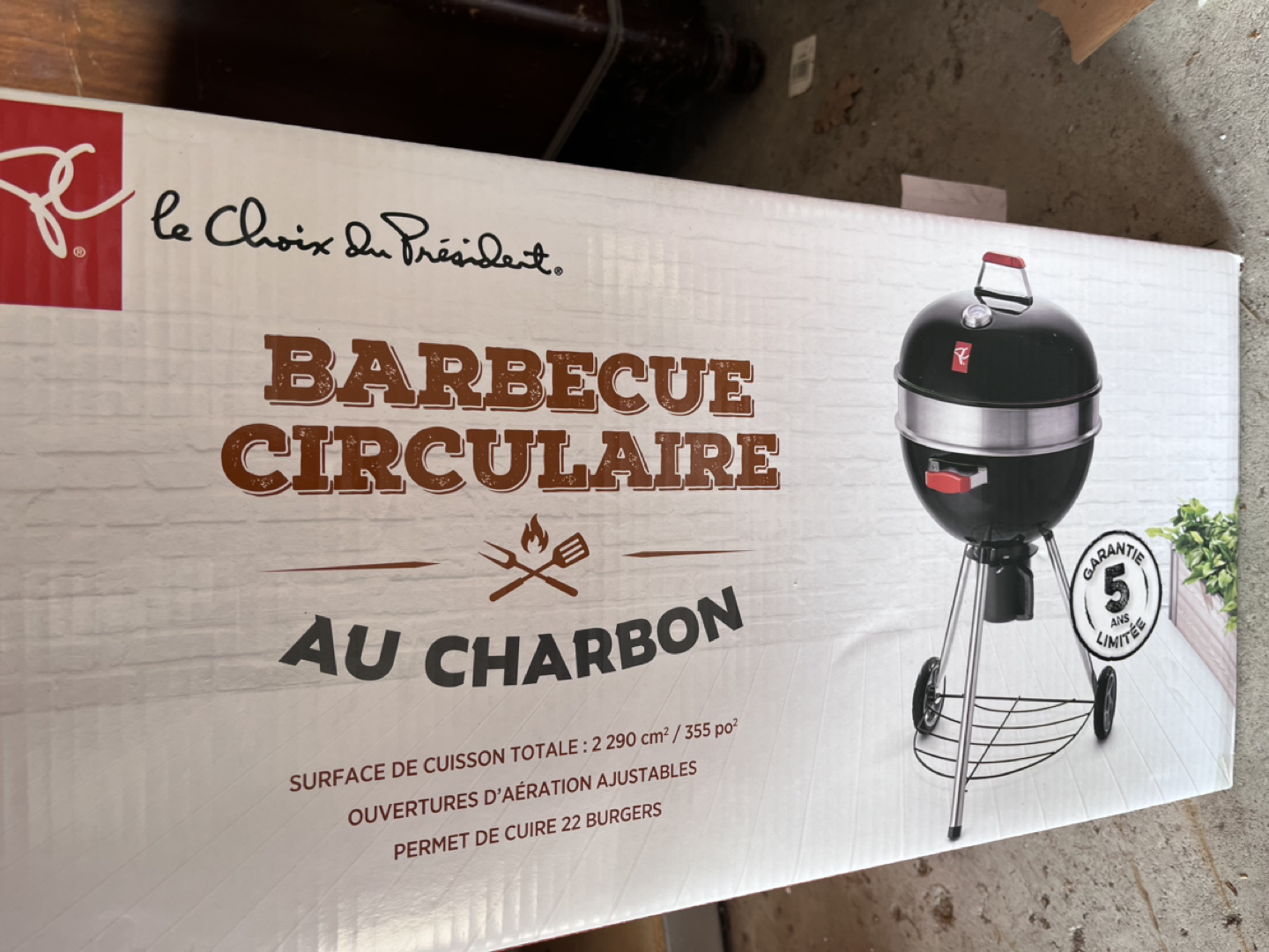BNIB Presidents Choice Charcoal Kettle Grill