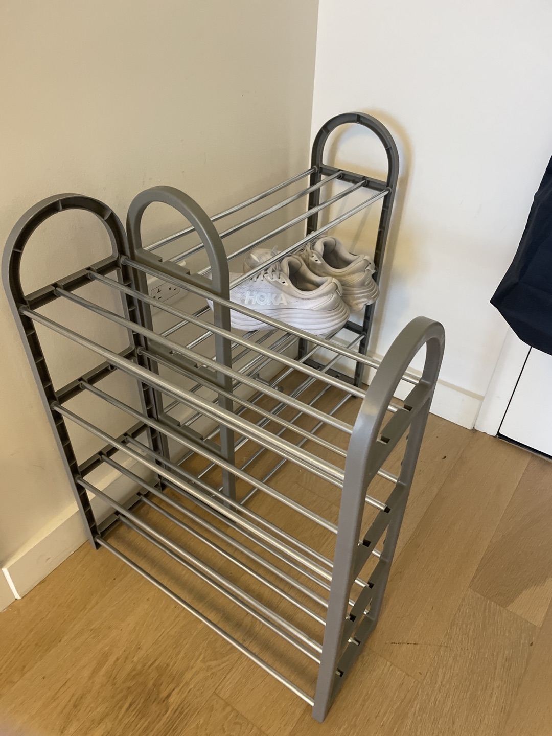 Free shoe rack (2)