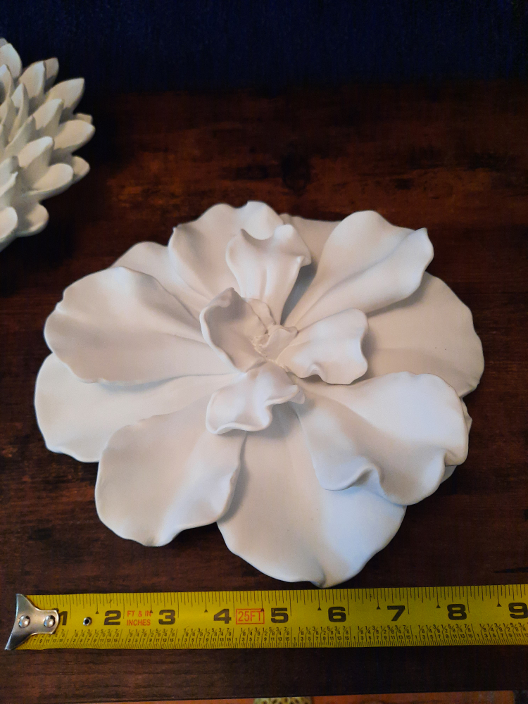 White decorative hanging wall flower image indicator(4)