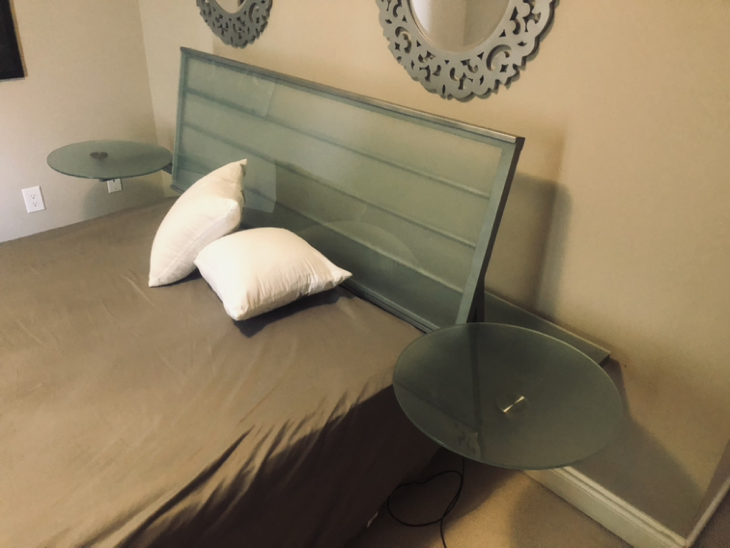 Modern queen size bed - photo 3