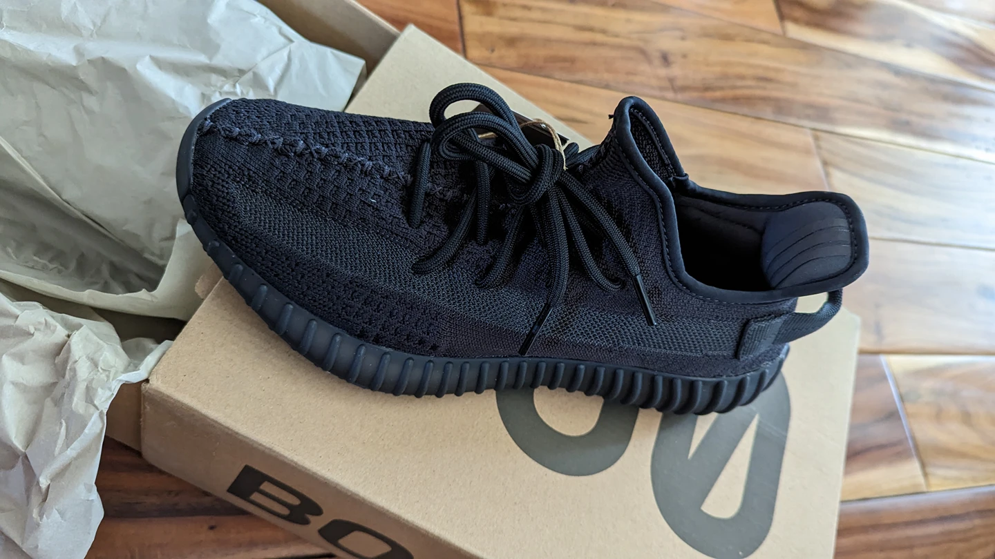 Yeezy 350 V2 ONYX