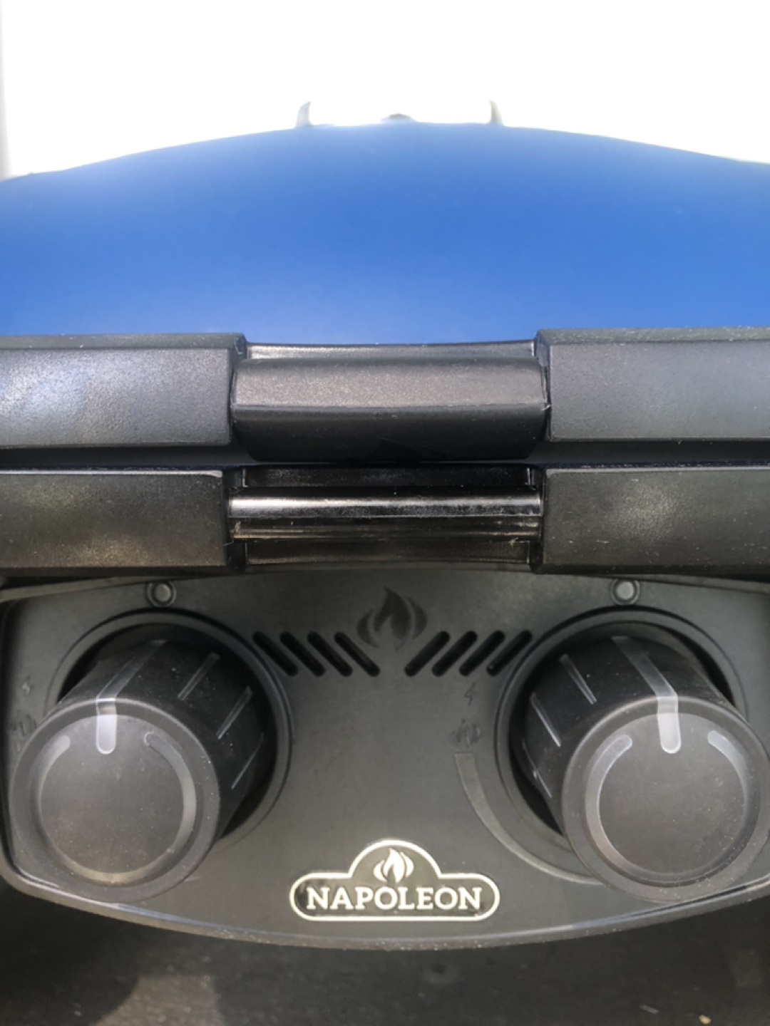 Very good condition BBQ + 2 FREE Canister and Accessories - photo 3