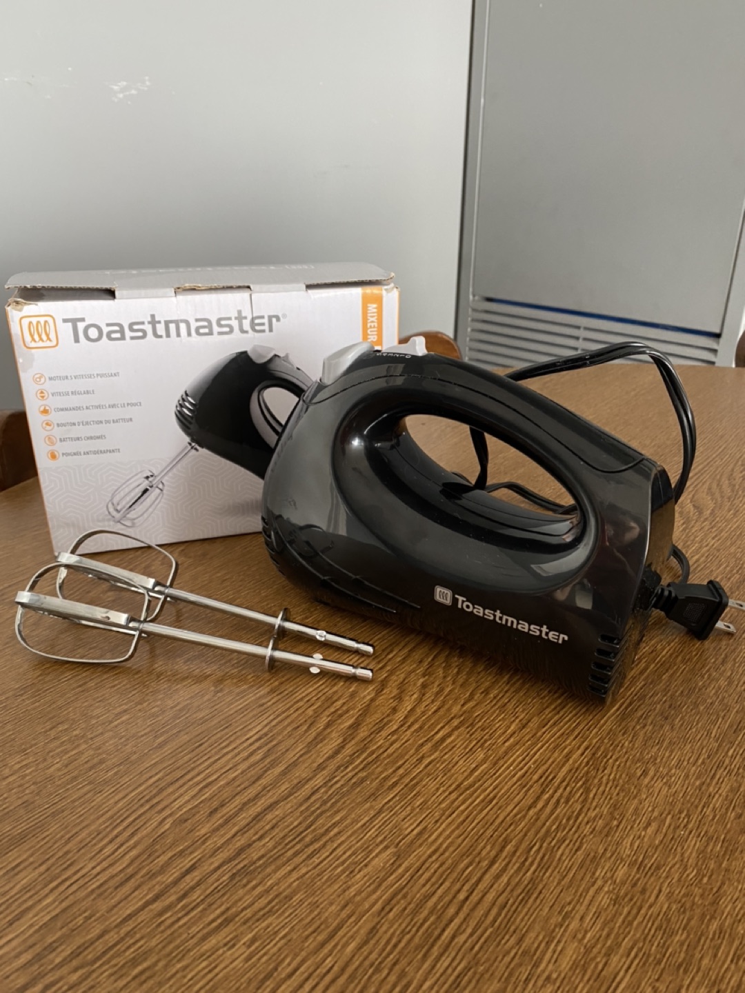 Hand mixer