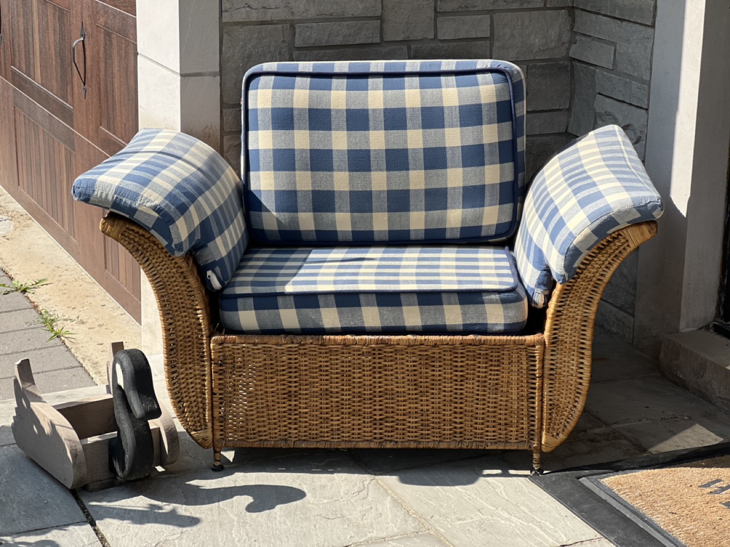 Outdoor Lounging chair with cushions image indicator(2)