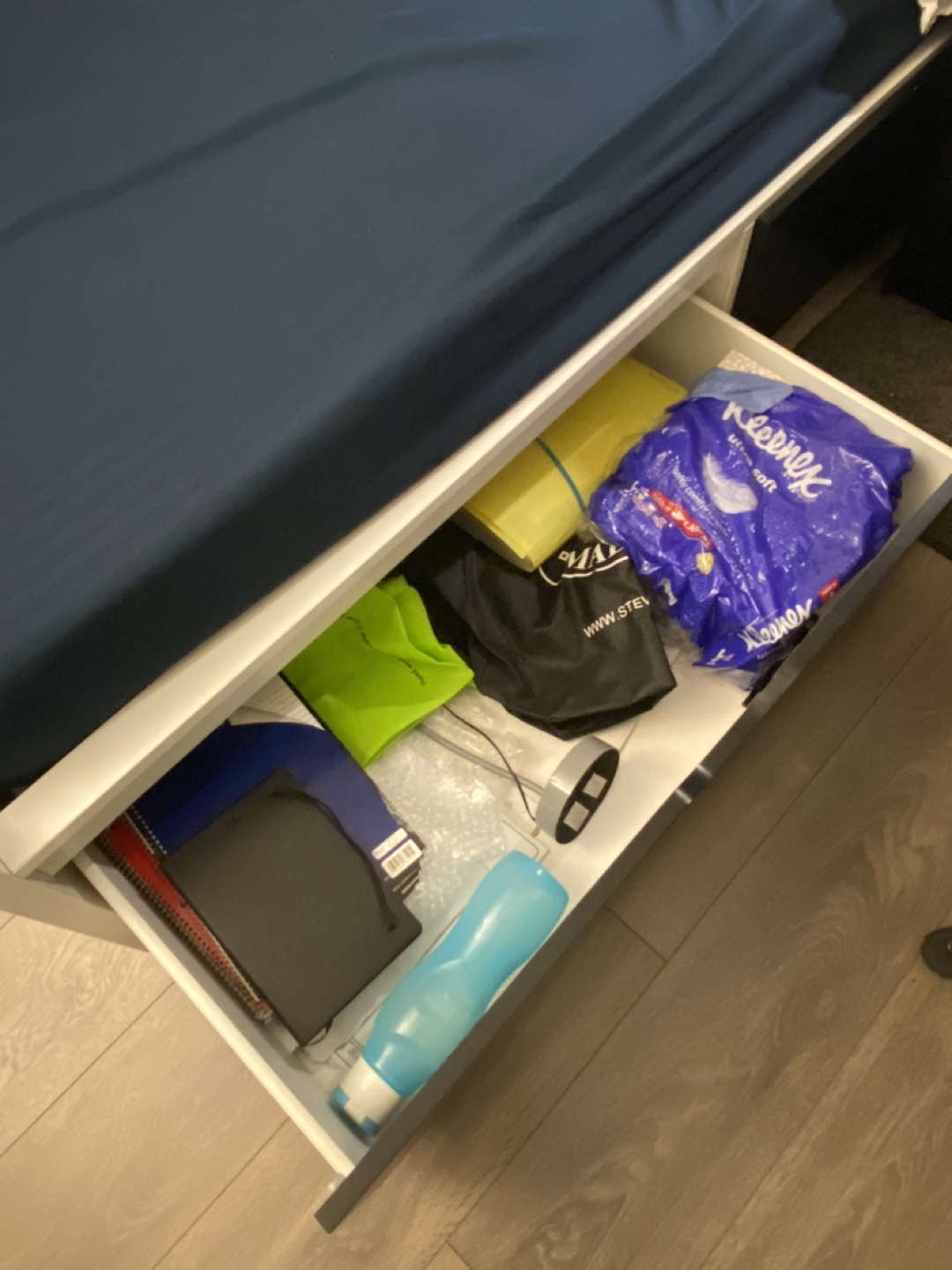 Twin bed with mattress - photo 4
