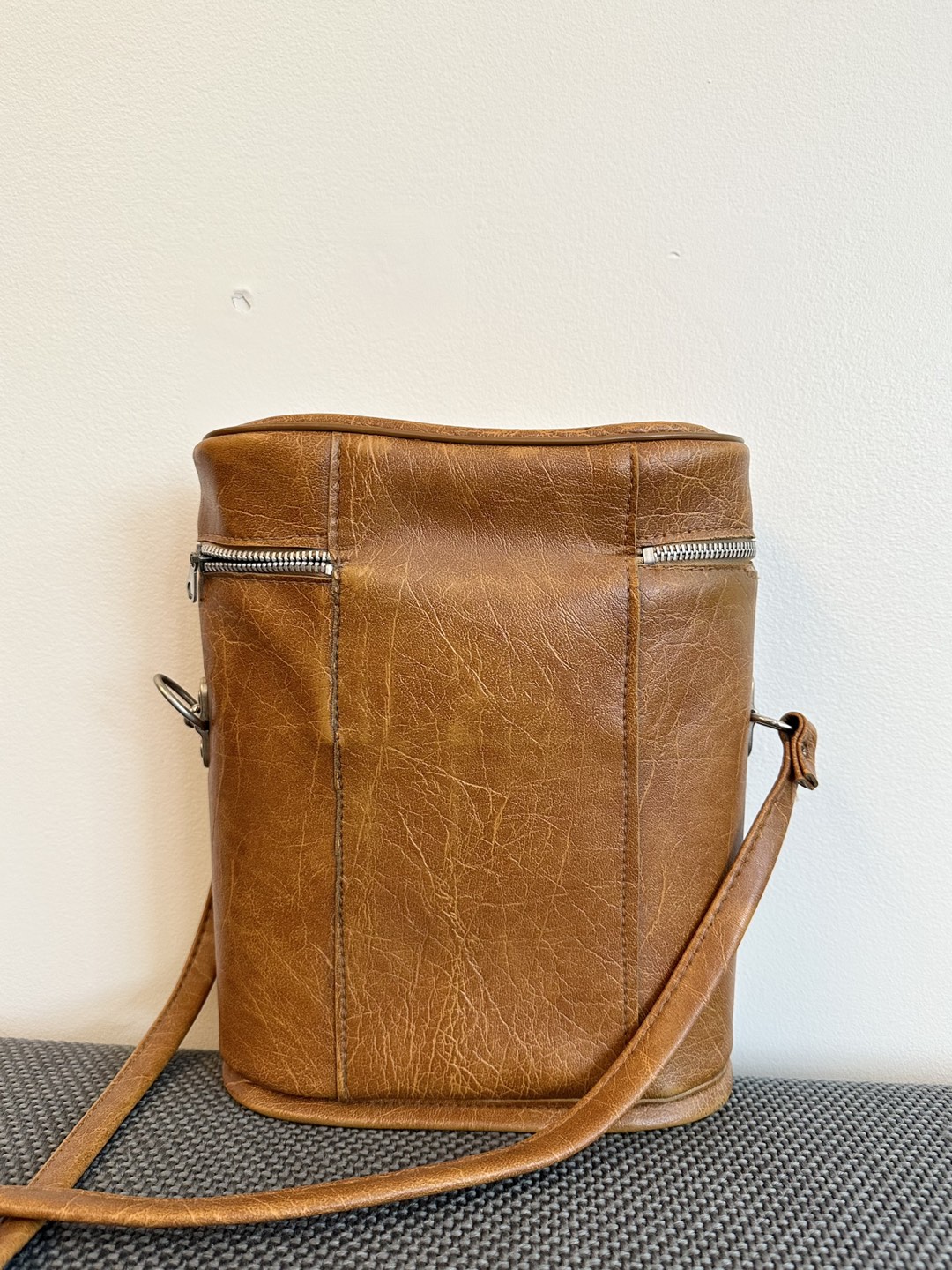 Vintage Hard Shell Camera Bag - photo 3