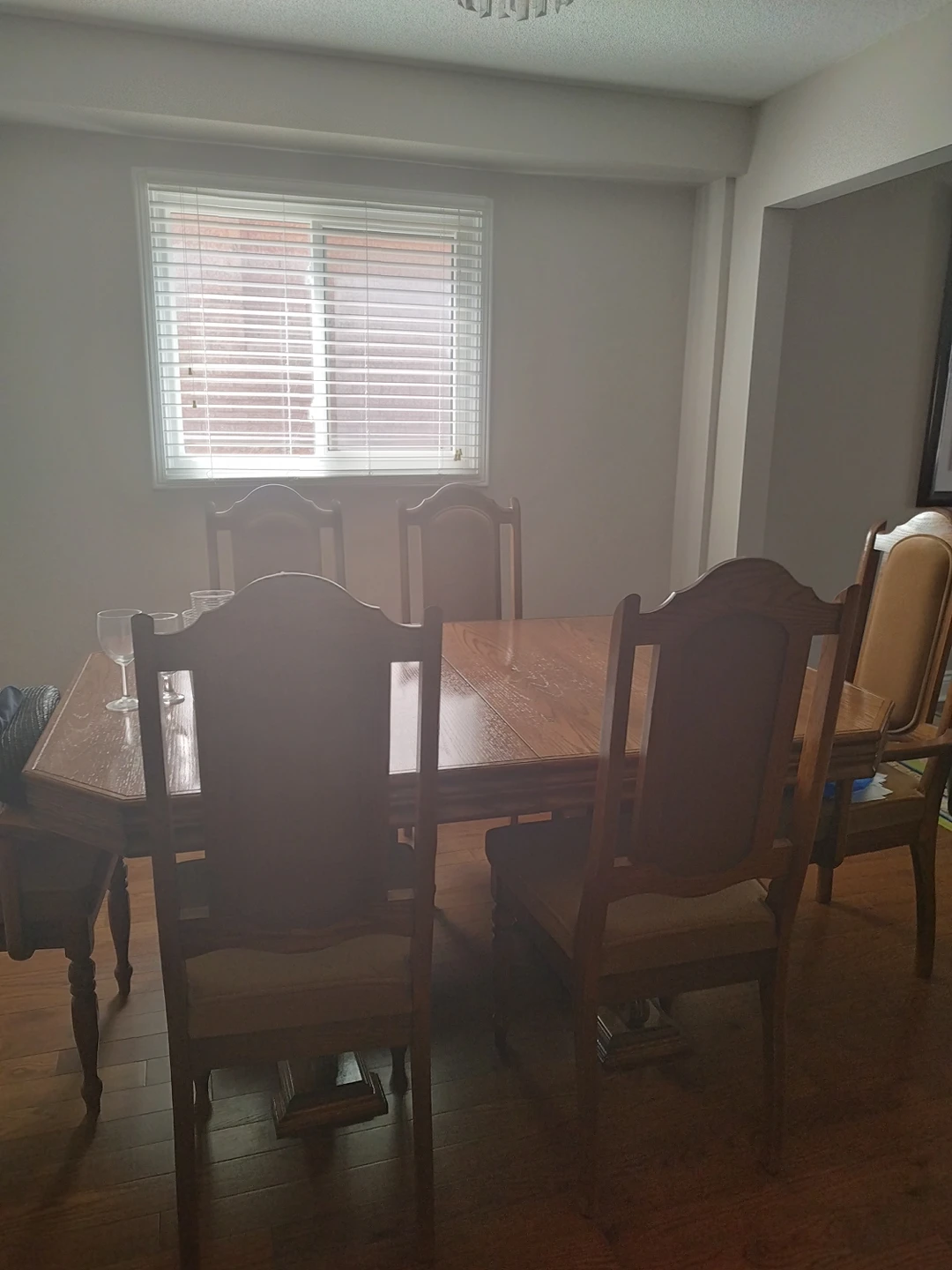 dinning table with chairs