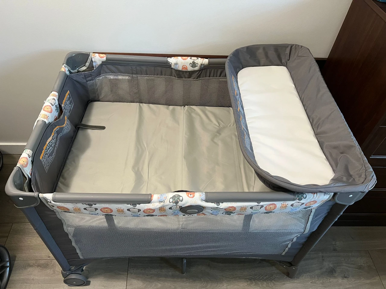 GRACO Playard with changer image indicator(3)