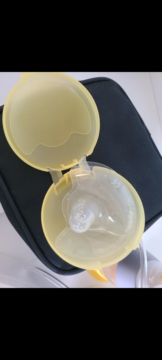 medela breast pump - photo 2