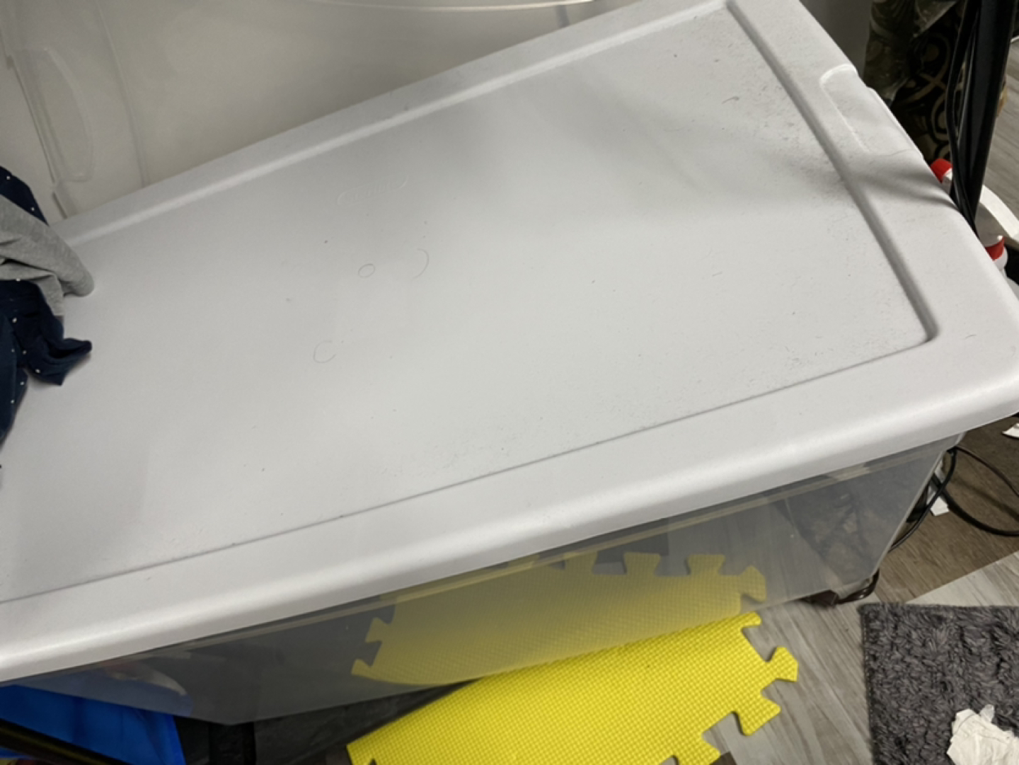 60Litre transparent bin