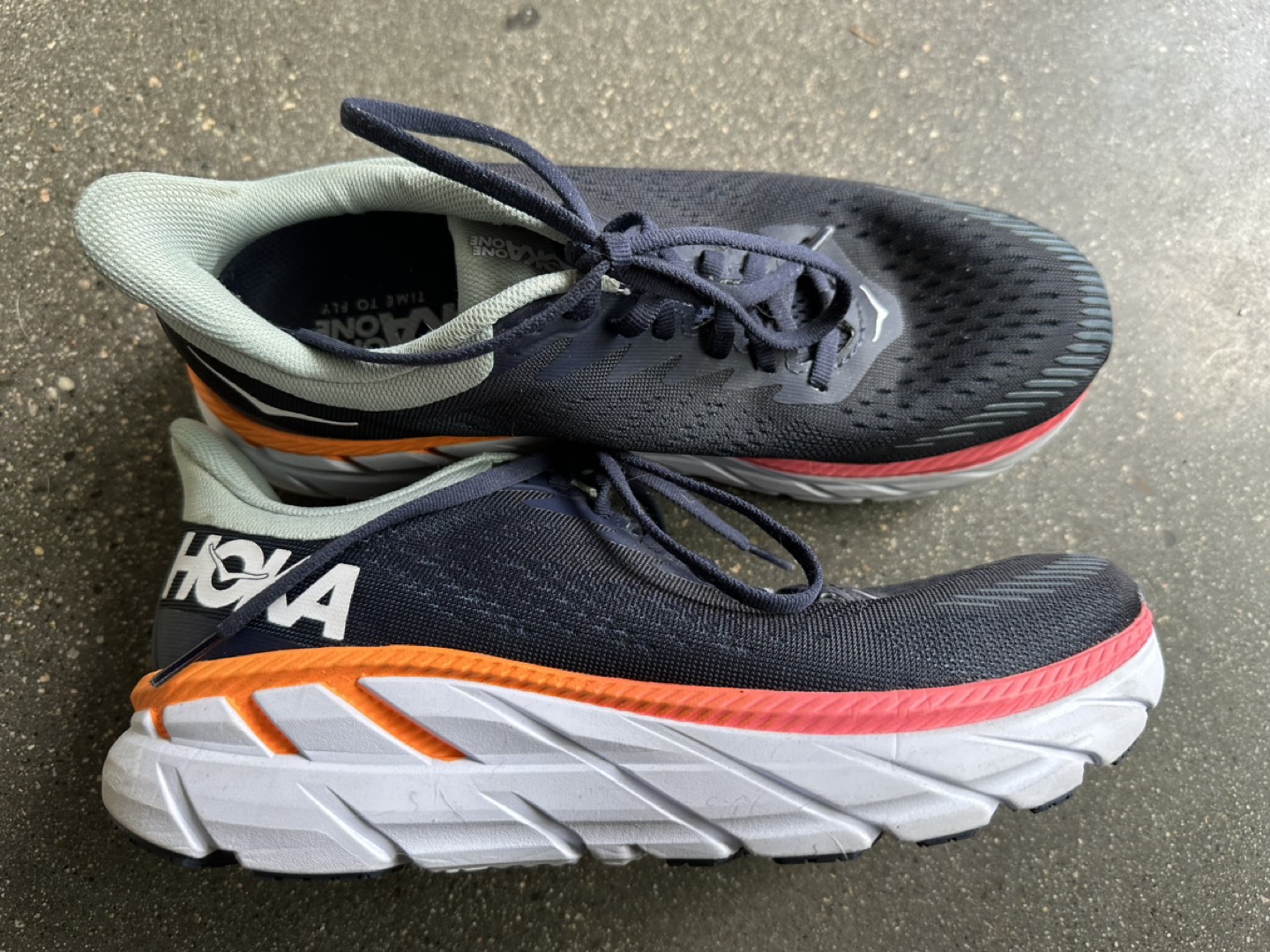 Hoka One One Women’s Runners image indicator(2)
