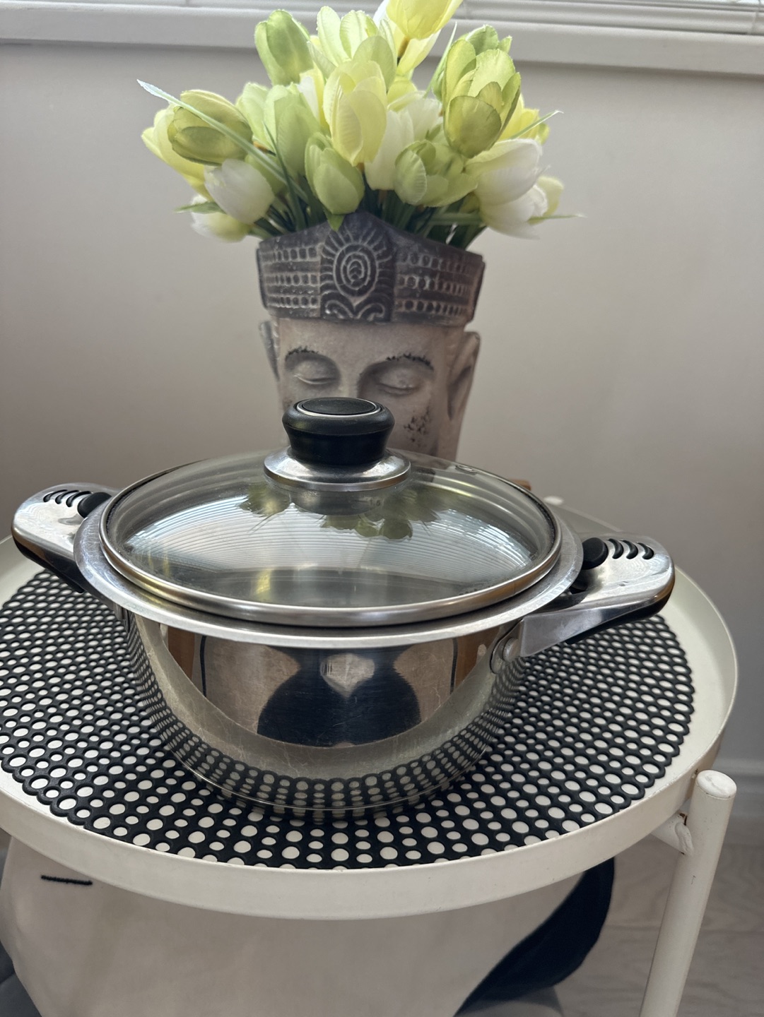 Stainless steel pot with lid thumbnail