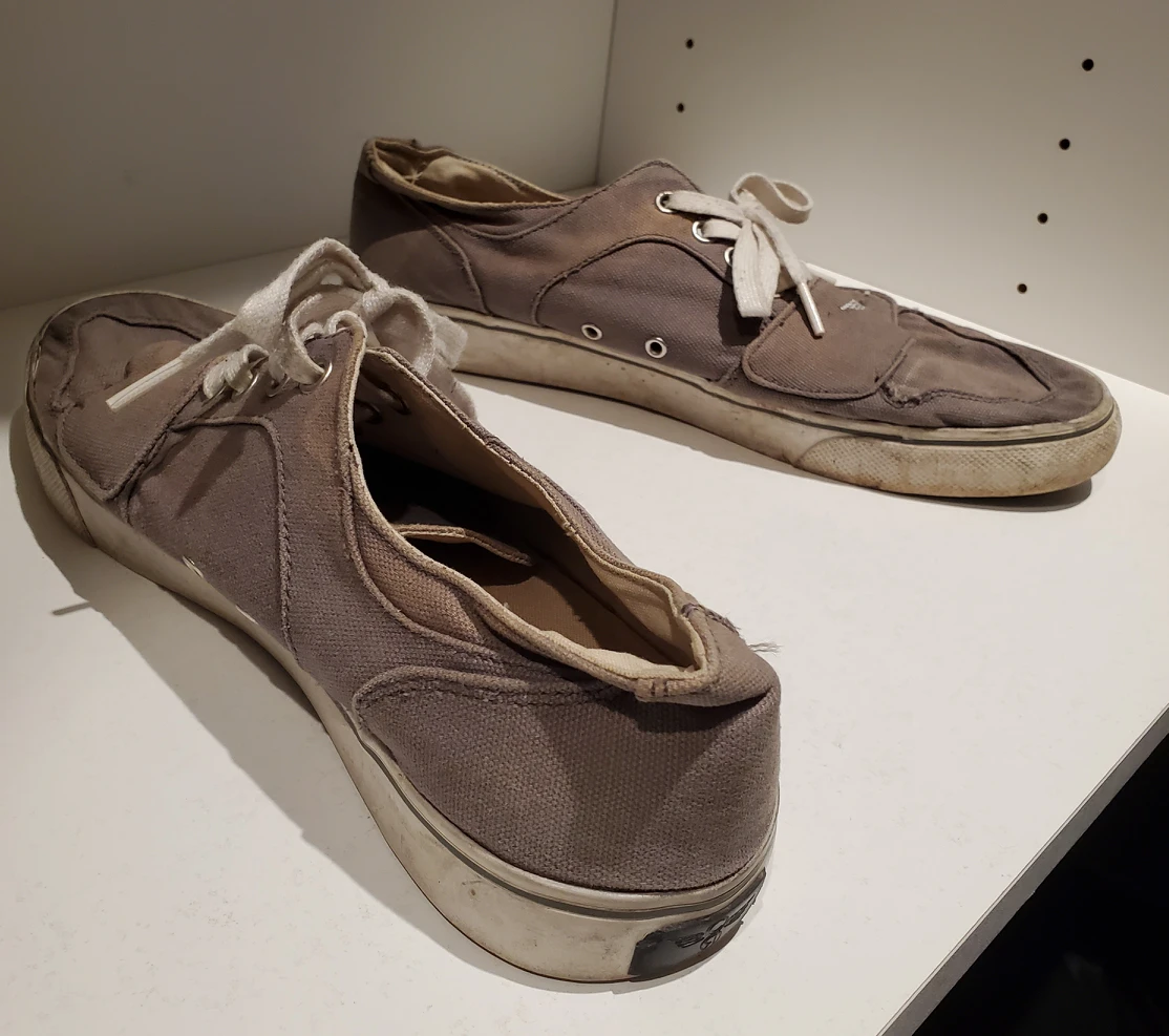 CR Shoes - Size 10 image indicator(2)